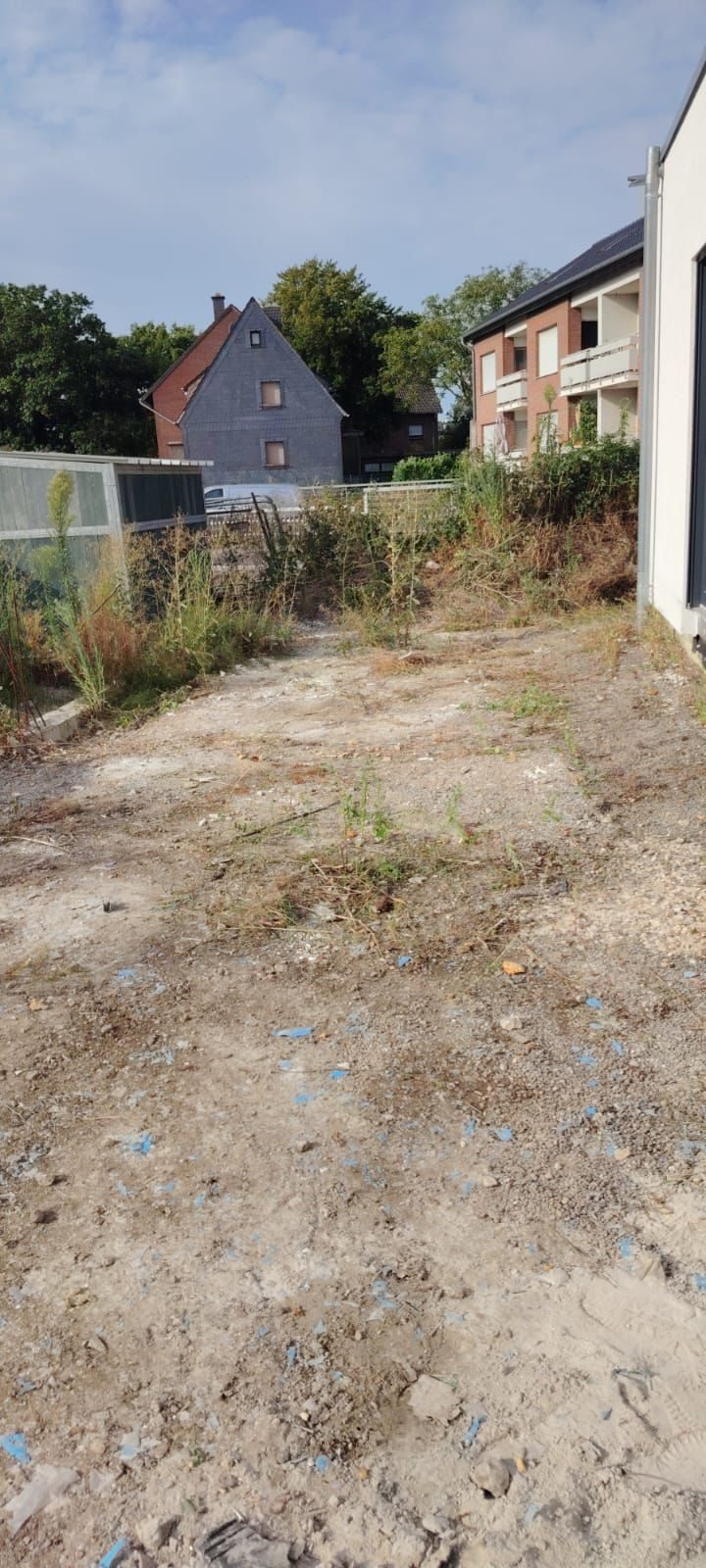 Garten in Kaarst nach der Entrümpelung, besenrein übergeben (Bild 4)