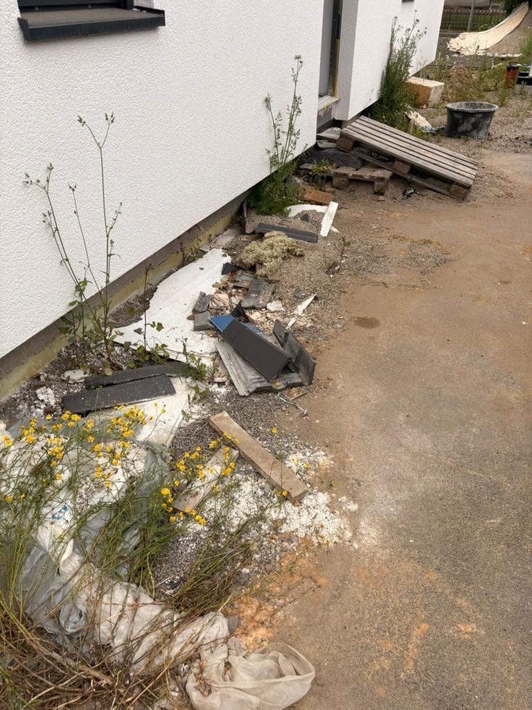 Garten in Kaarst vor der Entrümpelung (Bild 3)