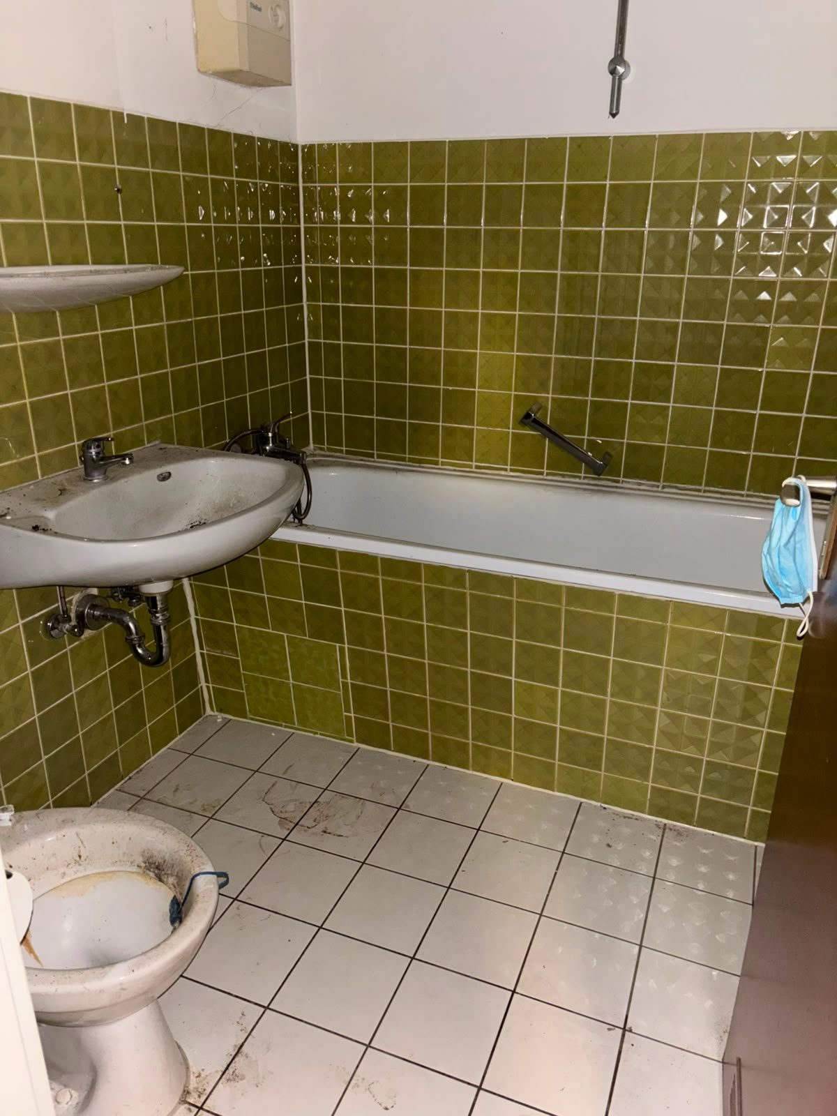 Messie-Wohnung in Düsseldorf nach der Entrümpelung, besenrein übergeben (Bild 1)