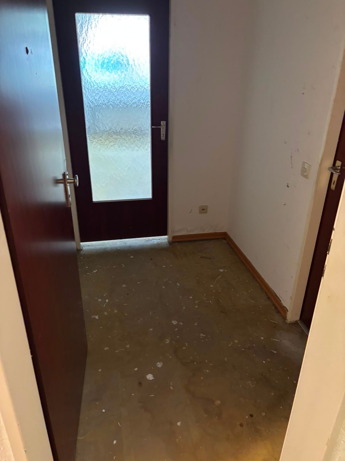 Messie-Wohnung in Düsseldorf nach der Entrümpelung, besenrein übergeben (Bild 8)