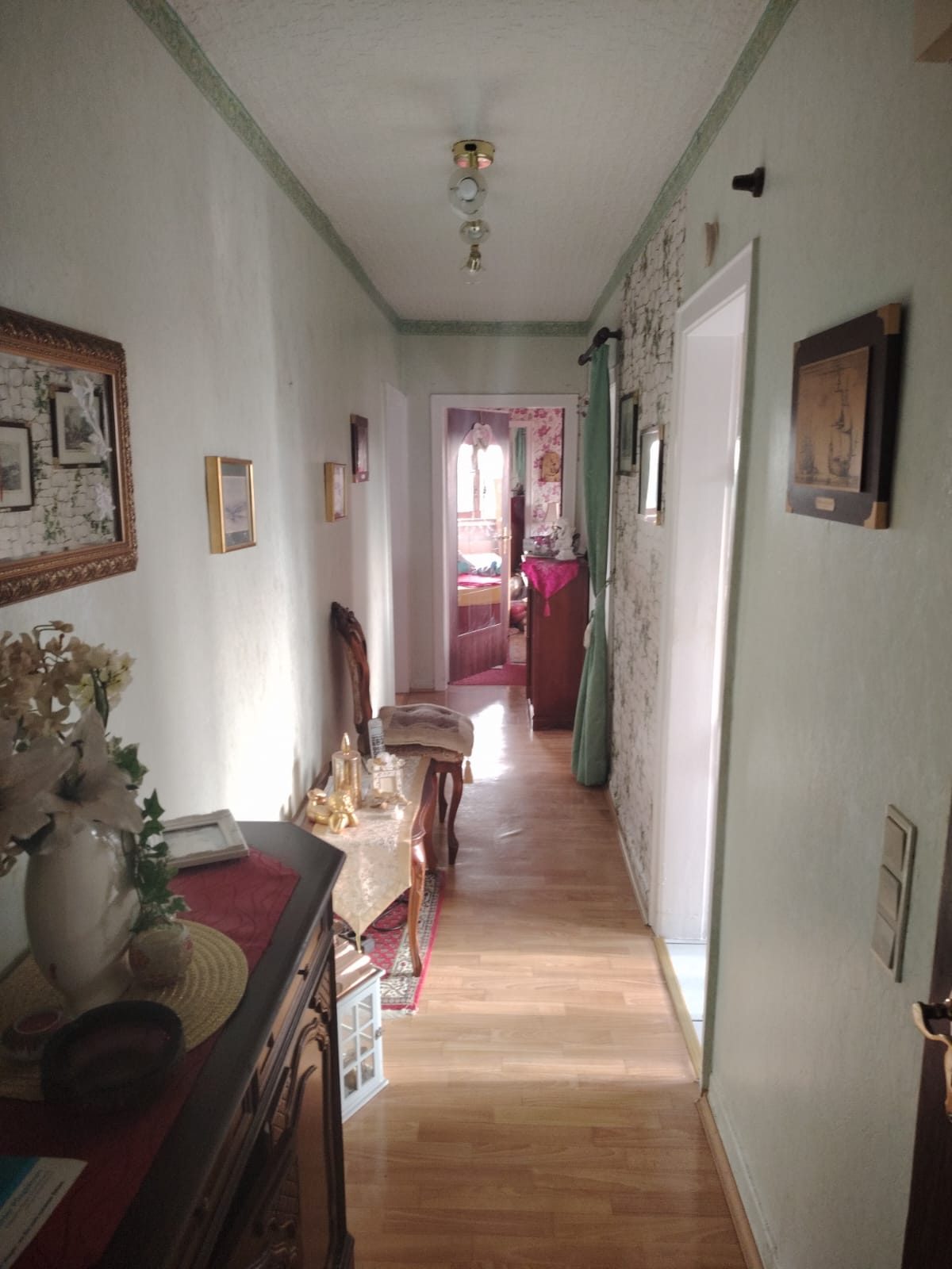 Wohnung in Brühl vor der Entrümpelung (Bild 2)