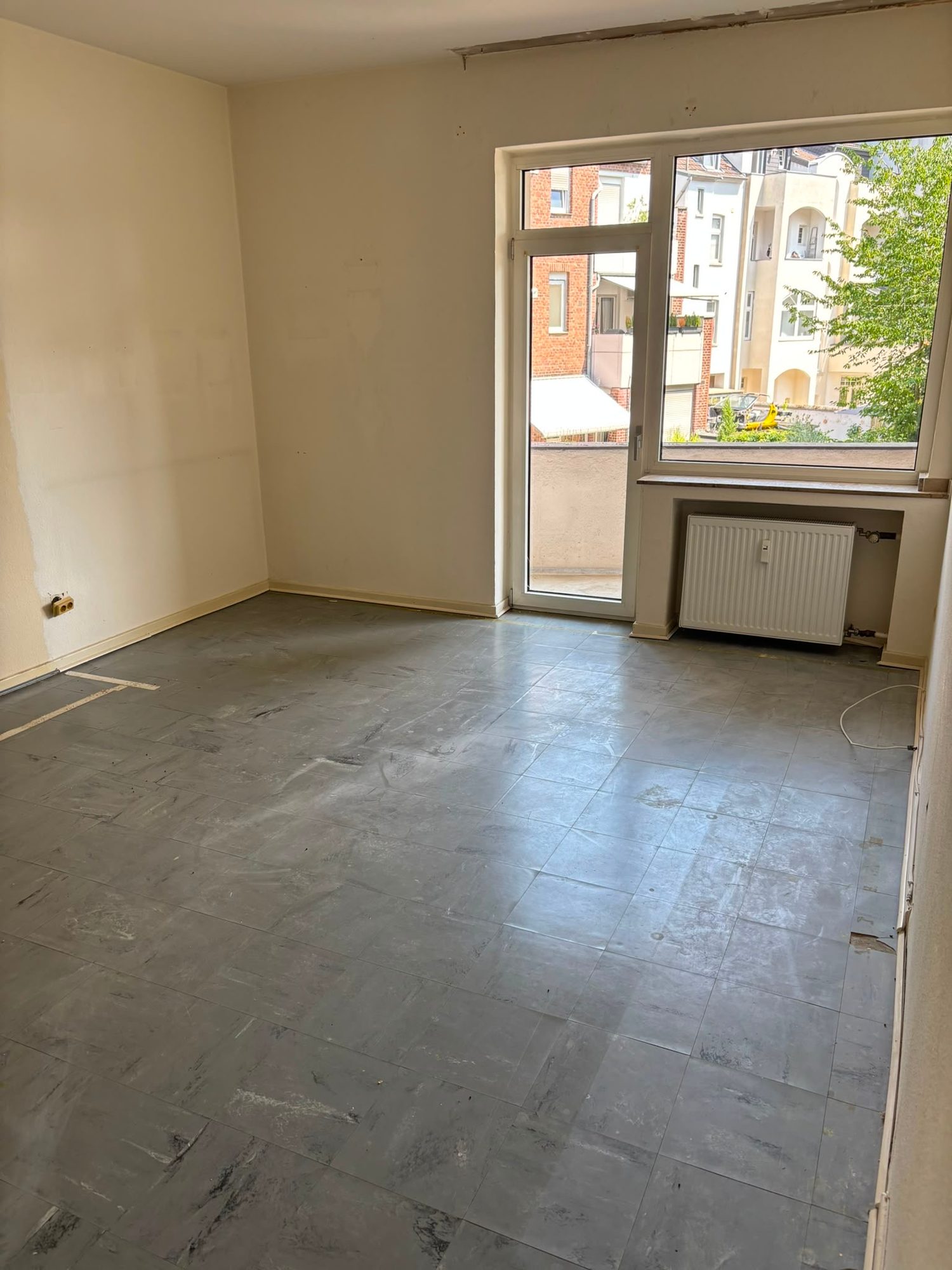Wohnung in Düsseldorf-Wersten nach der Entrümpelung, besenrein übergeben (Bild 3)