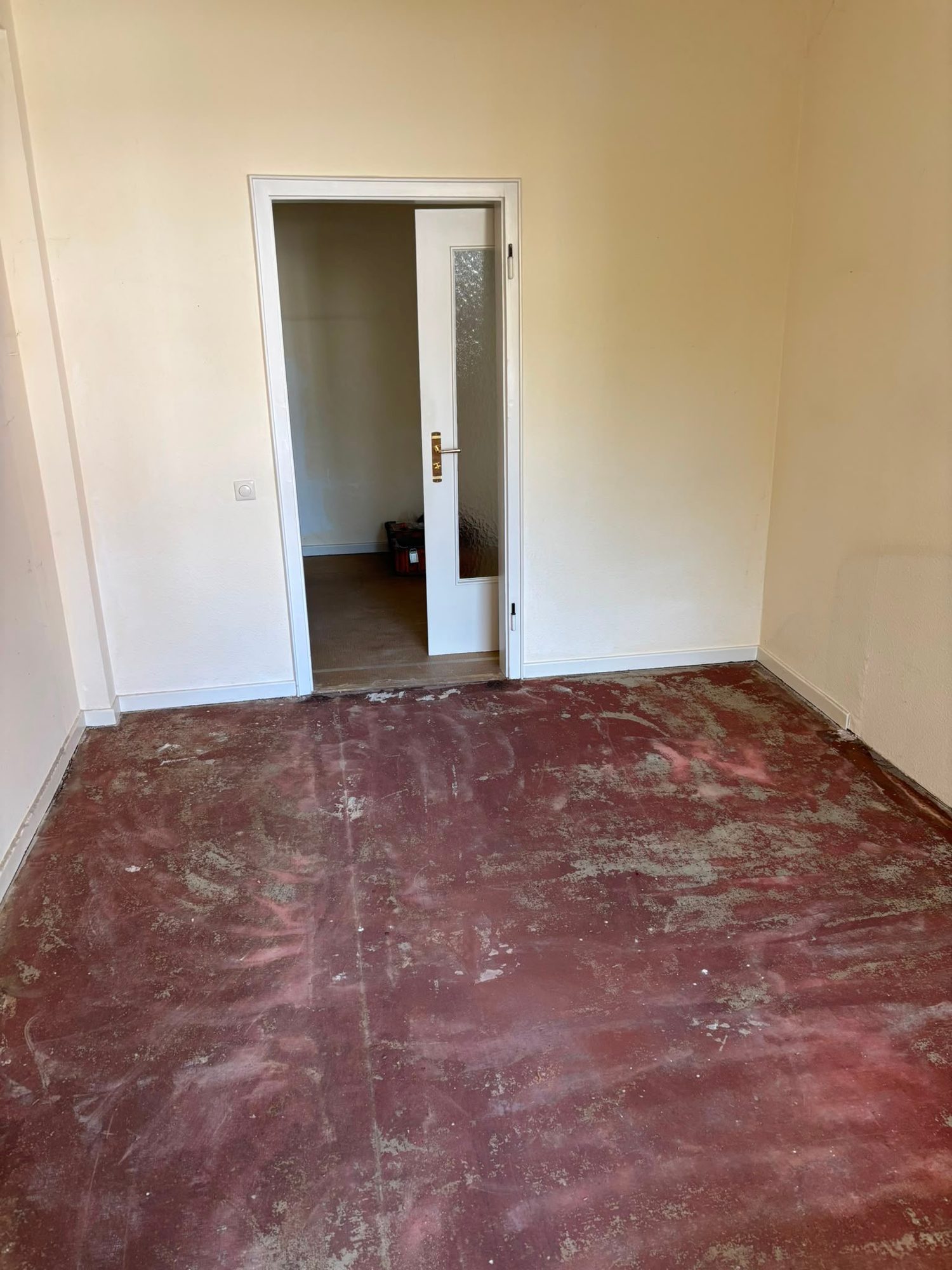 Wohnung in Düsseldorf-Wersten nach der Entrümpelung, besenrein übergeben (Bild 6)