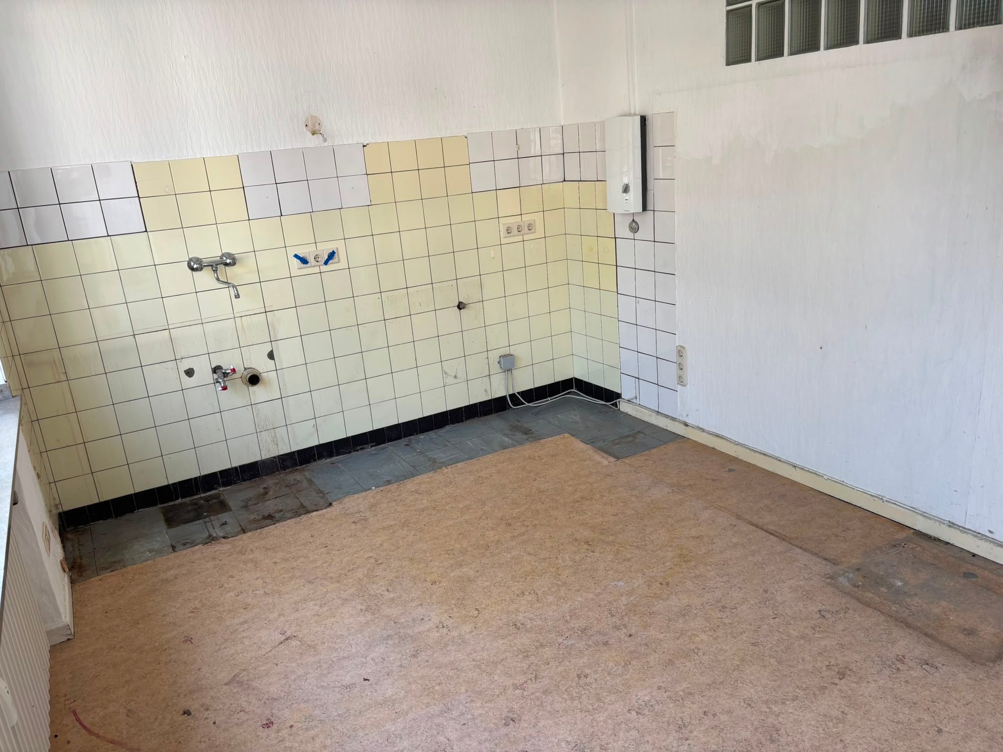 Wohnung in Düsseldorf-Wersten nach der Entrümpelung, besenrein übergeben (Bild 8)