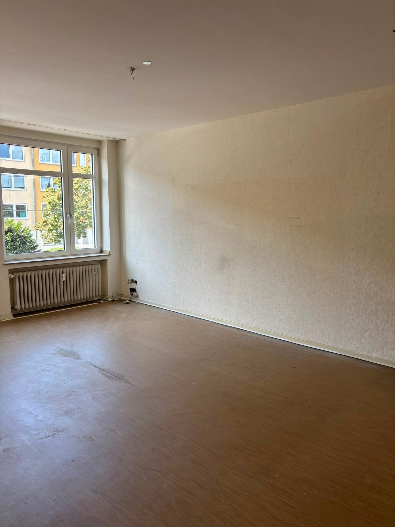 Wohnung in Düsseldorf-Wersten nach der Entrümpelung, besenrein übergeben (Bild 9)