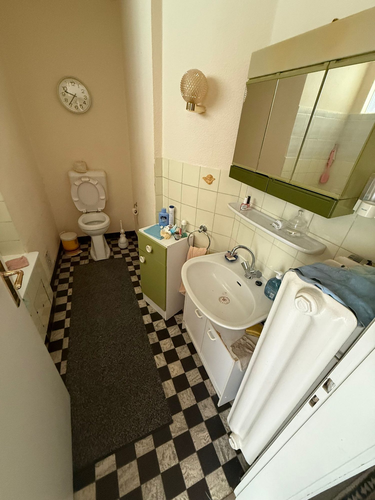Wohnung in Düsseldorf-Wersten vor der Entrümpelung (Bild 5)