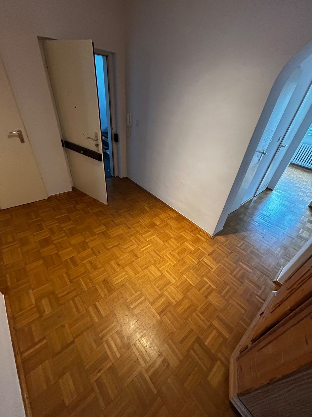 In Düsseldorf-Niederkassel nach der Entrümpelung, besenrein übergeben (Bild 6)