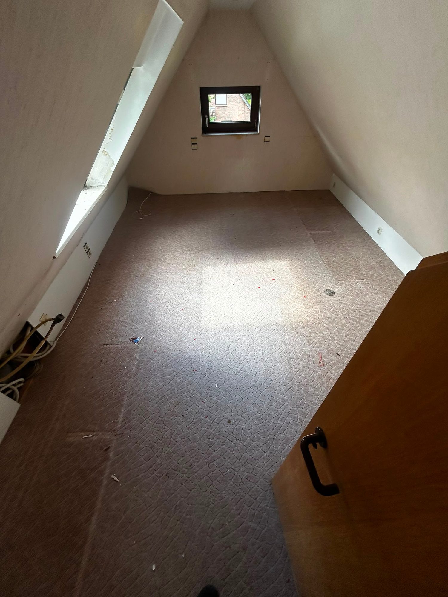 Haus in Düsseldorf-Wersten nach der Entrümpelung, besenrein übergeben (Bild 12)