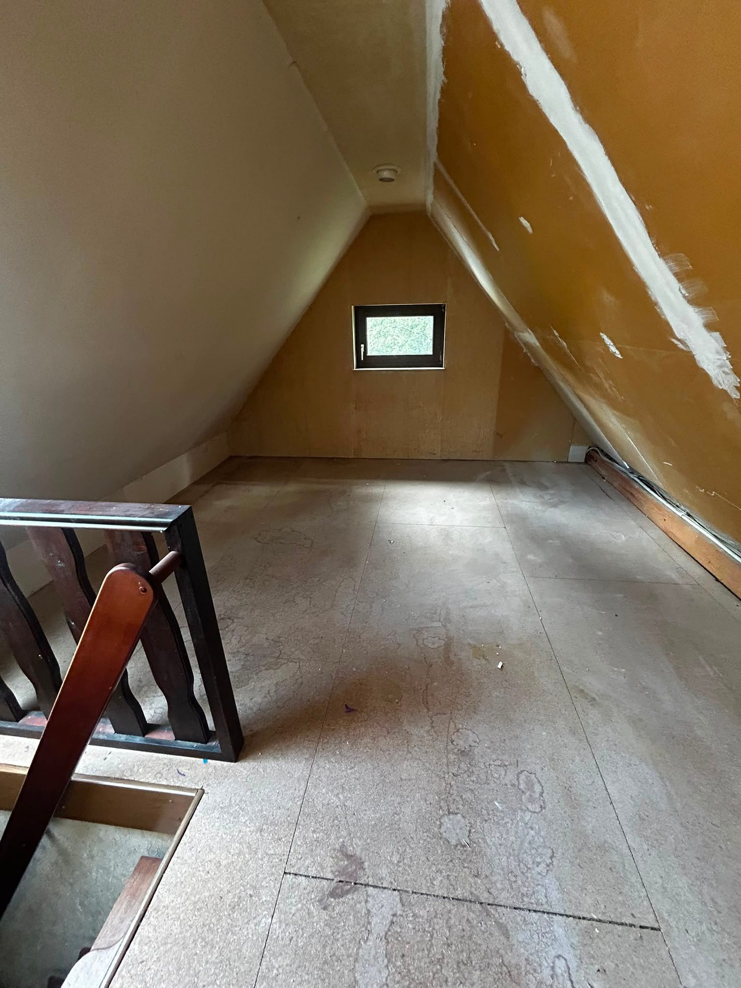Haus in Düsseldorf-Wersten nach der Entrümpelung, besenrein übergeben (Bild 14)
