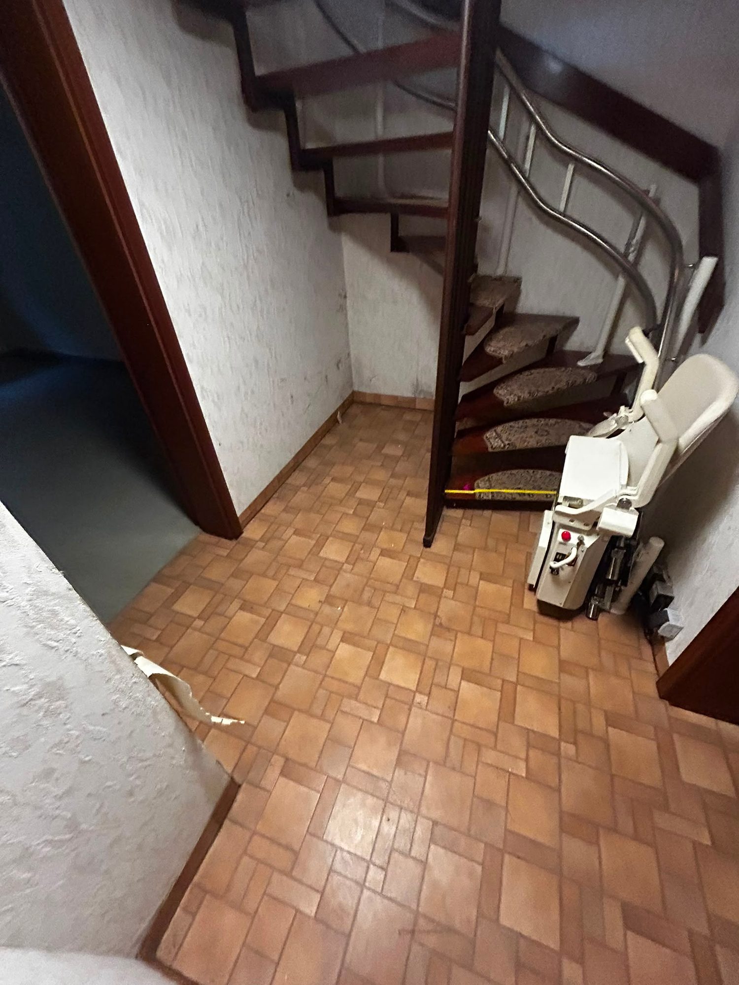 Haus in Düsseldorf-Wersten nach der Entrümpelung, besenrein übergeben (Bild 5)