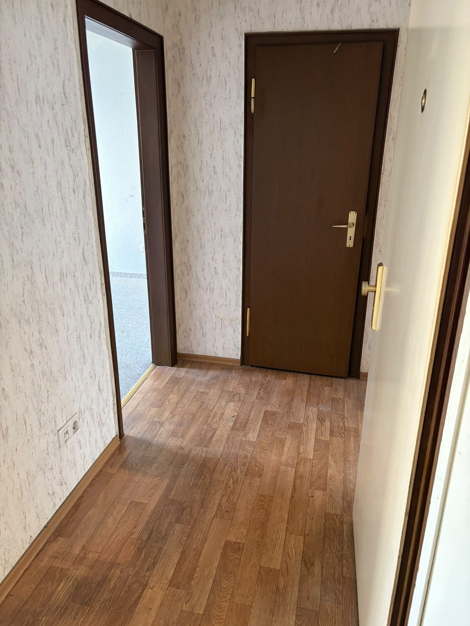 Wohnung in Düsseldorf-Flehe nach der Entrümpelung, besenrein übergeben (Bild 5)