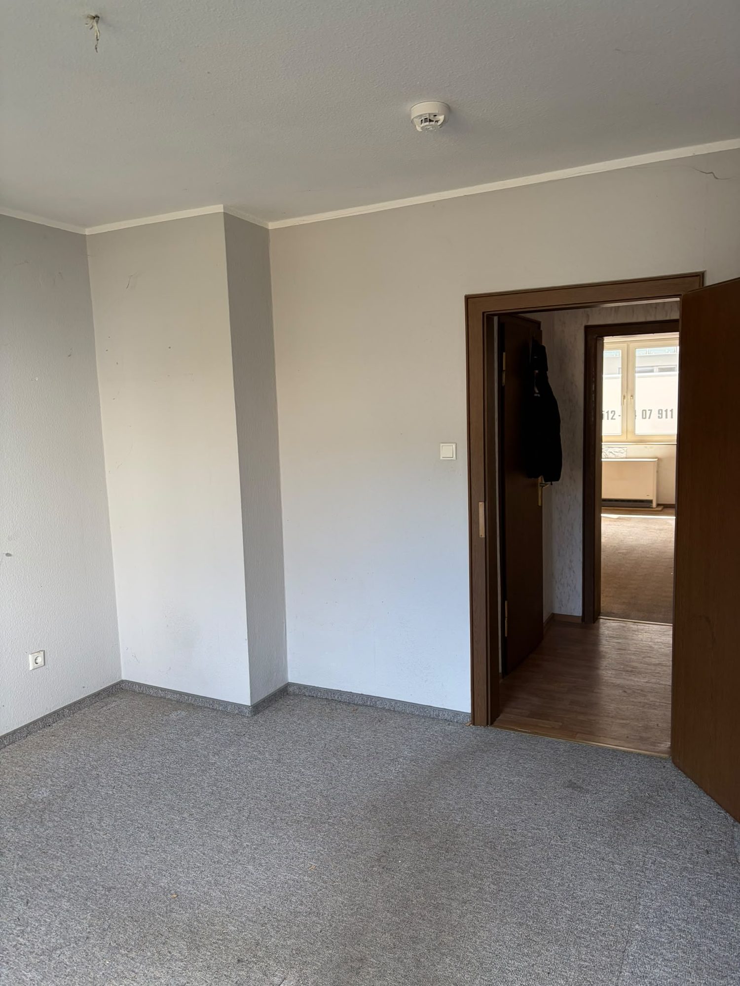 Wohnung in Düsseldorf-Flehe nach der Entrümpelung, besenrein übergeben (Bild 7)