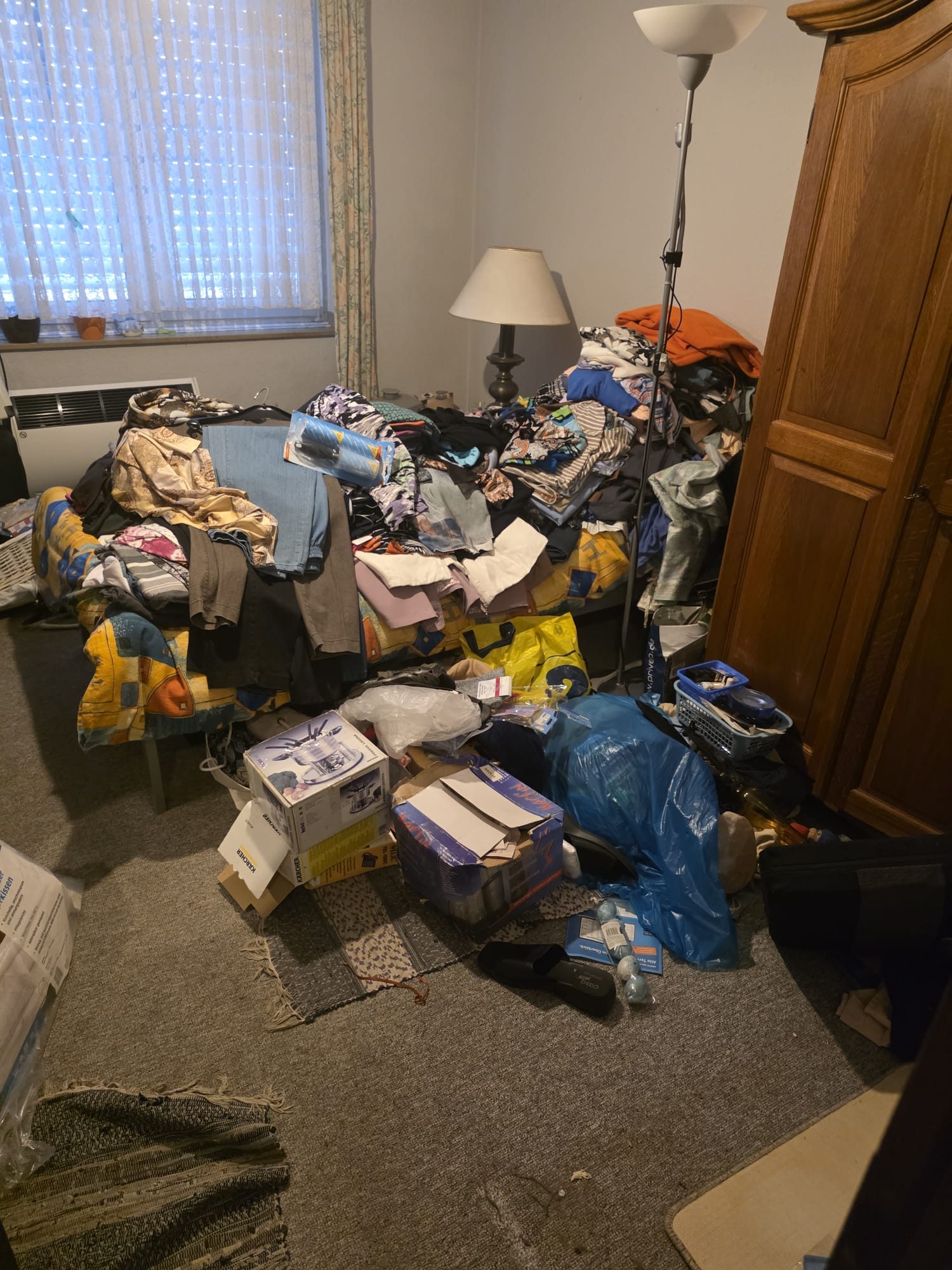 Wohnung in Düsseldorf-Flehe vor der Entrümpelung (Bild 4)