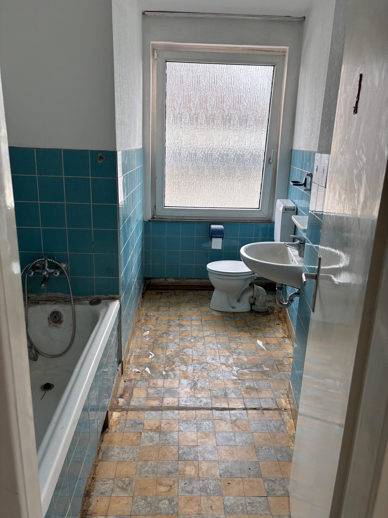 Wohnung in Düsseldorf-Pempelfort nach der Entrümpelung, besenrein übergeben (Bild 5)