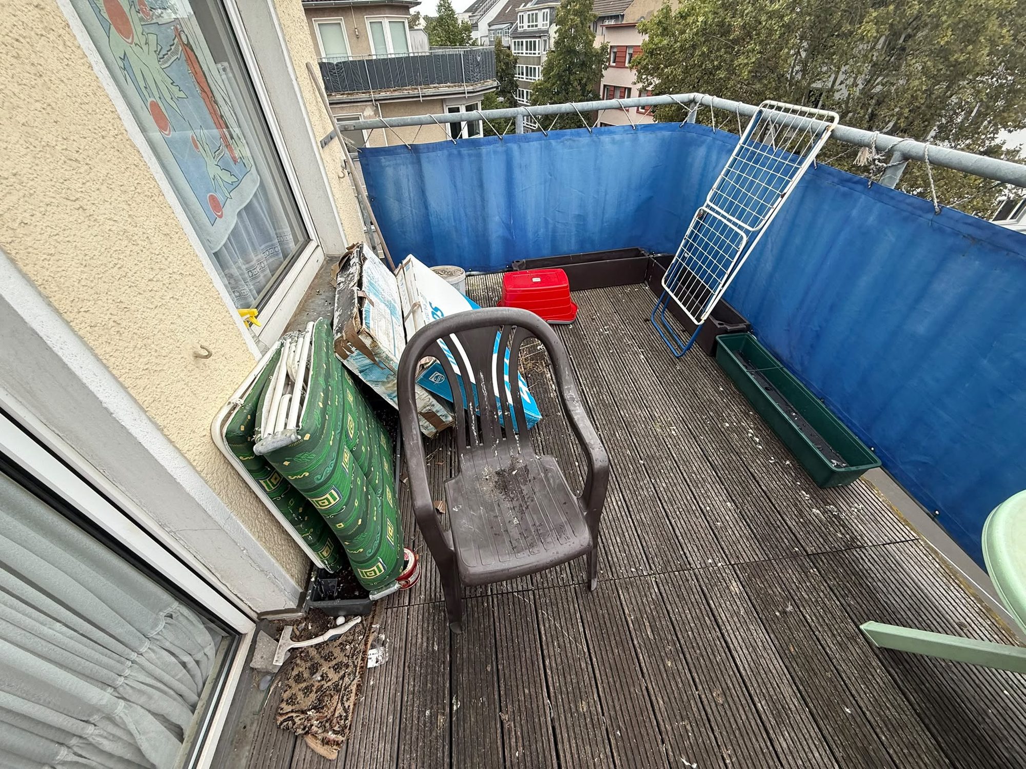 Wohnung in Düsseldorf-Pempelfort vor der Entrümpelung (Bild 10)