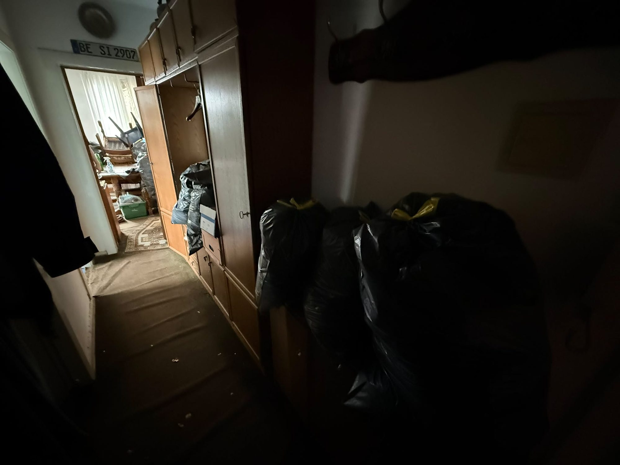 Wohnung in Düsseldorf-Pempelfort vor der Entrümpelung (Bild 13)
