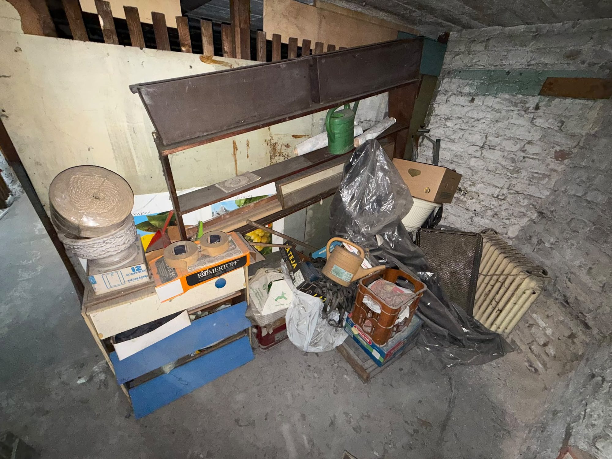 Wohnung in Düsseldorf-Pempelfort vor der Entrümpelung (Bild 4)