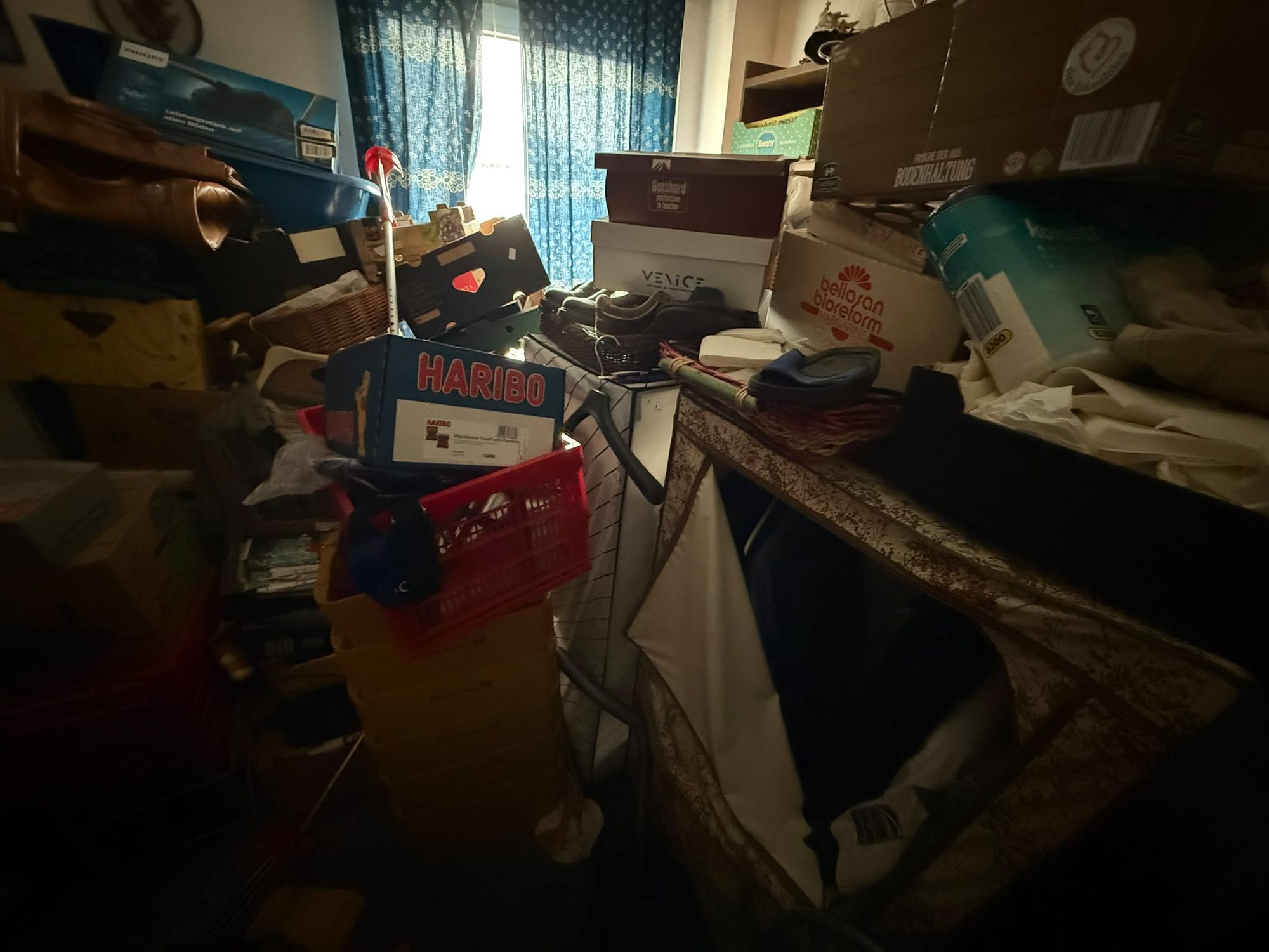 Wohnung in Düsseldorf-Pempelfort vor der Entrümpelung (Bild 5)