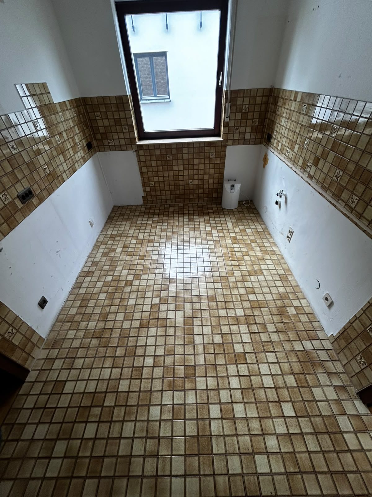 Wohnung in Duisburg nach der Entrümpelung, besenrein übergeben (Bild 2)