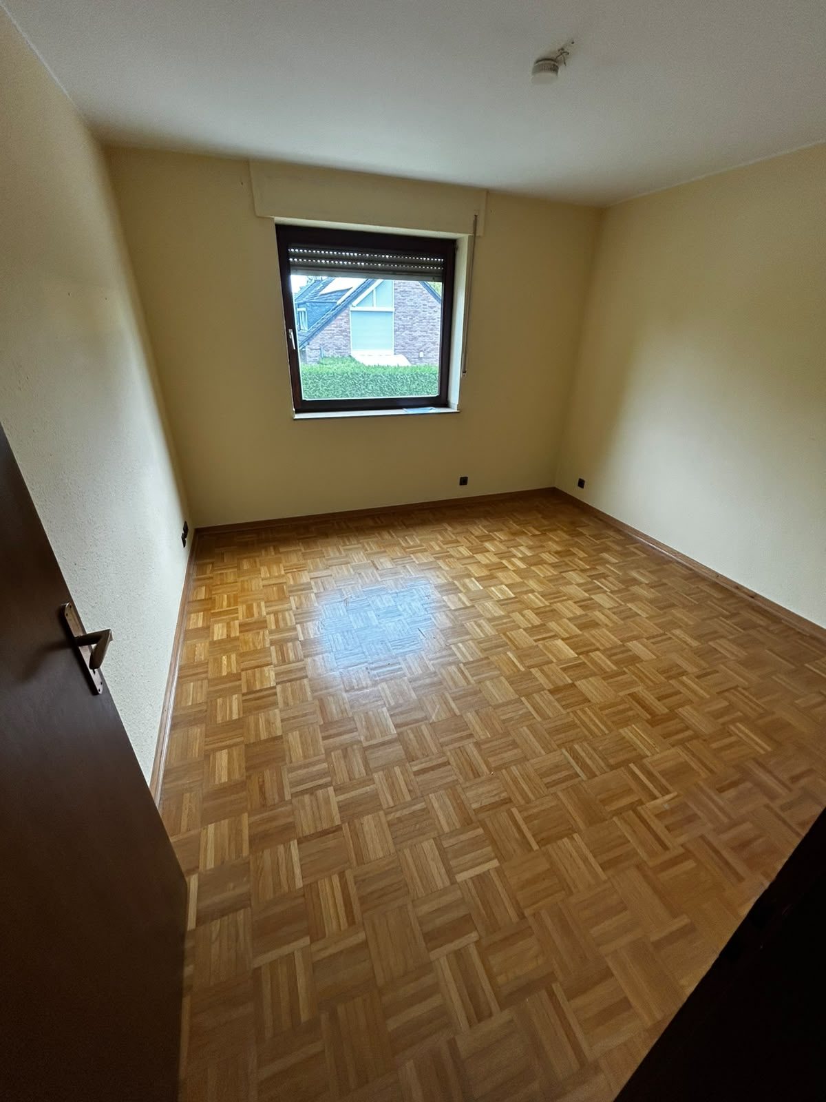 Wohnung in Duisburg nach der Entrümpelung, besenrein übergeben (Bild 3)