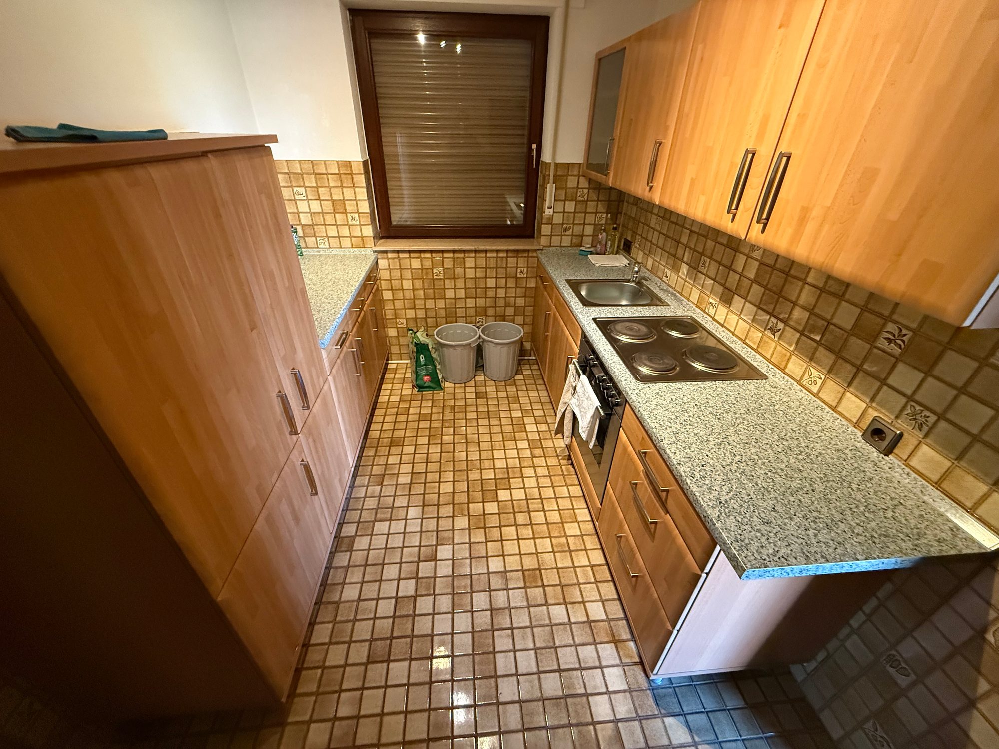 Wohnung in Duisburg vor der Entrümpelung (Bild 4)