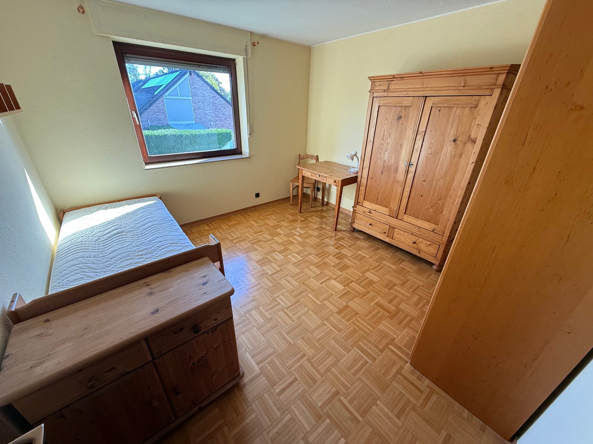 Wohnung in Duisburg vor der Entrümpelung (Bild 9)