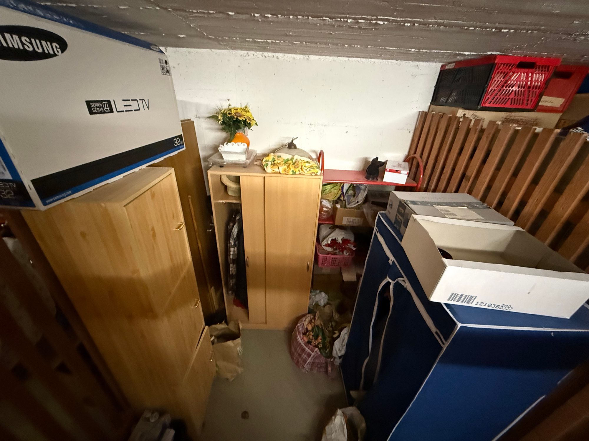 Wohnung in Köln-Kalk vor der Entrümpelung (Bild 7)