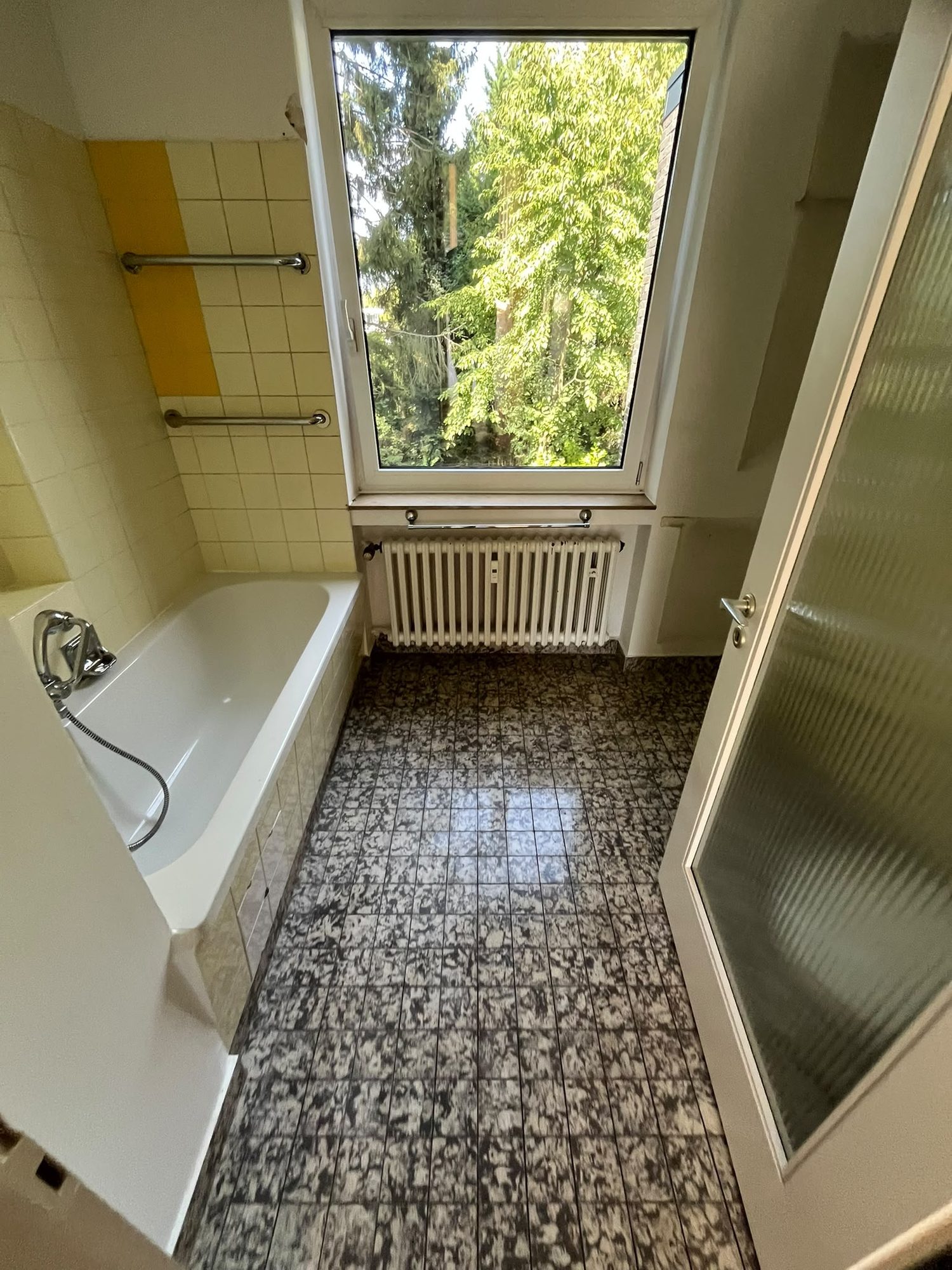 Wohnung in Köln nach der Entrümpelung, besenrein übergeben (Bild 1)