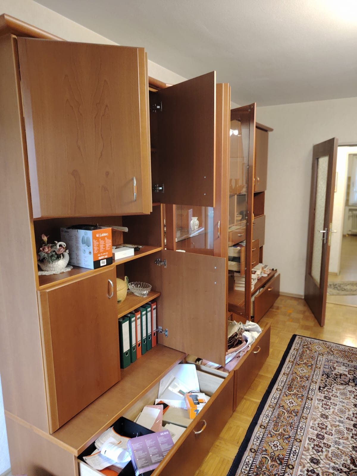 Wohnung in Köln vor der Entrümpelung (Bild 1)
