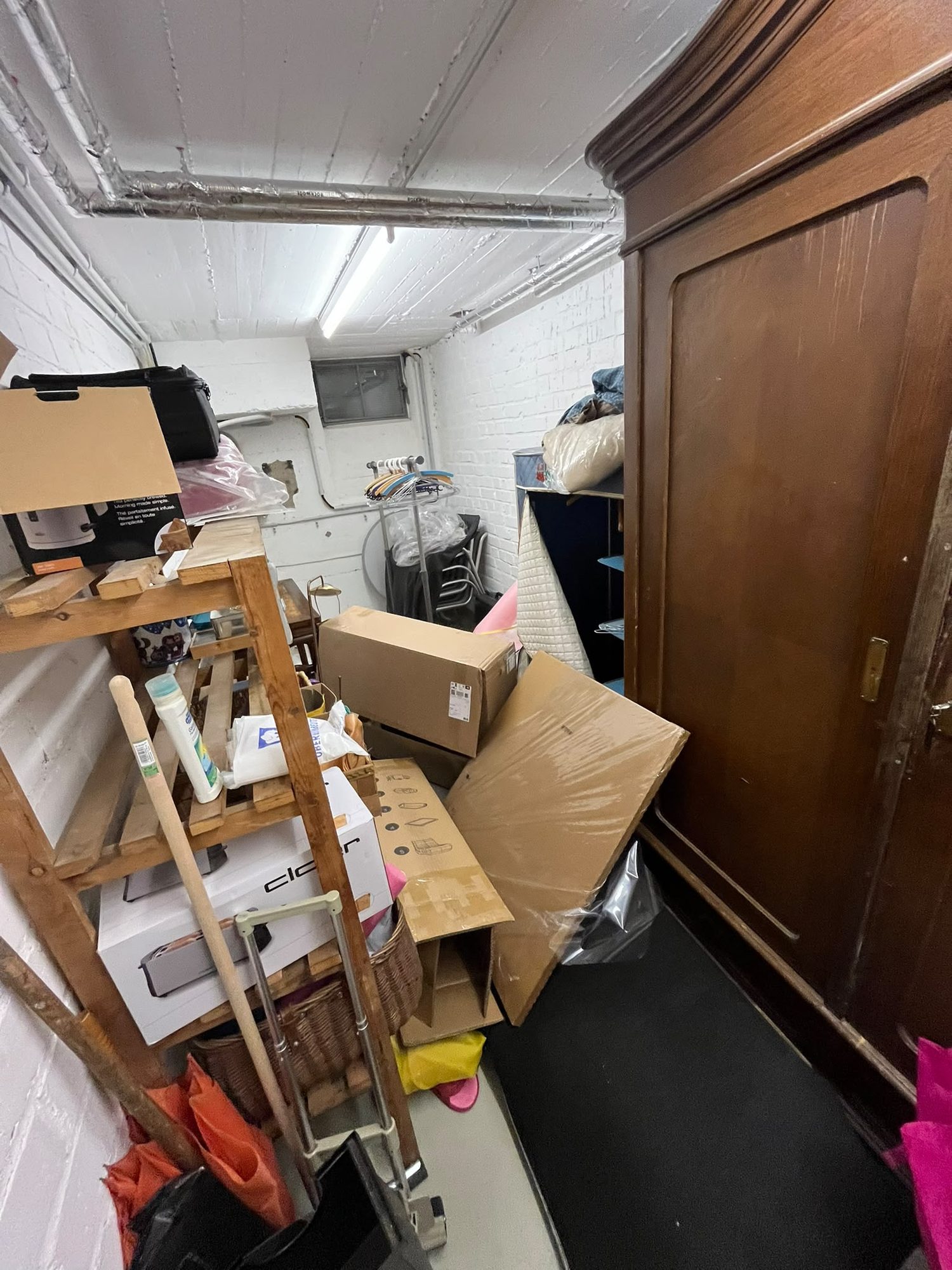 Wohnung in Köln vor der Entrümpelung (Bild 2)