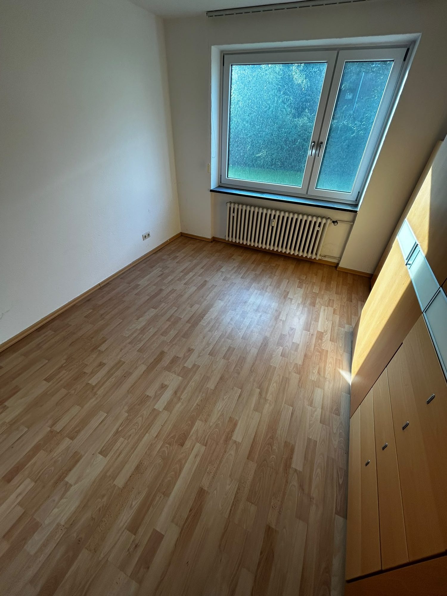 Wohnung in Düsseldorf-Hellerhof nach der Entrümpelung, besenrein übergeben (Bild 2)