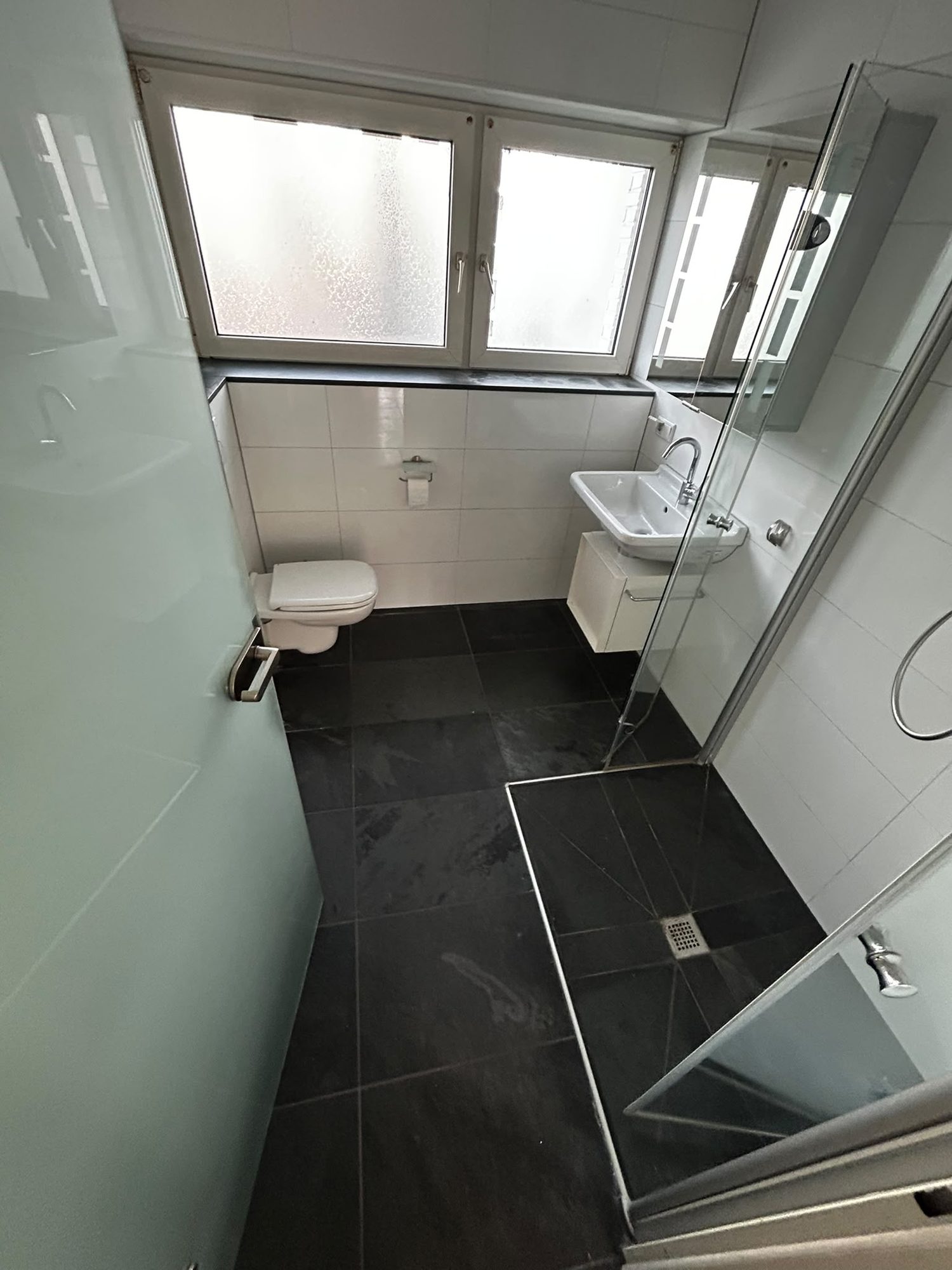 Wohnung in Düsseldorf-Hellerhof nach der Entrümpelung, besenrein übergeben (Bild 3)