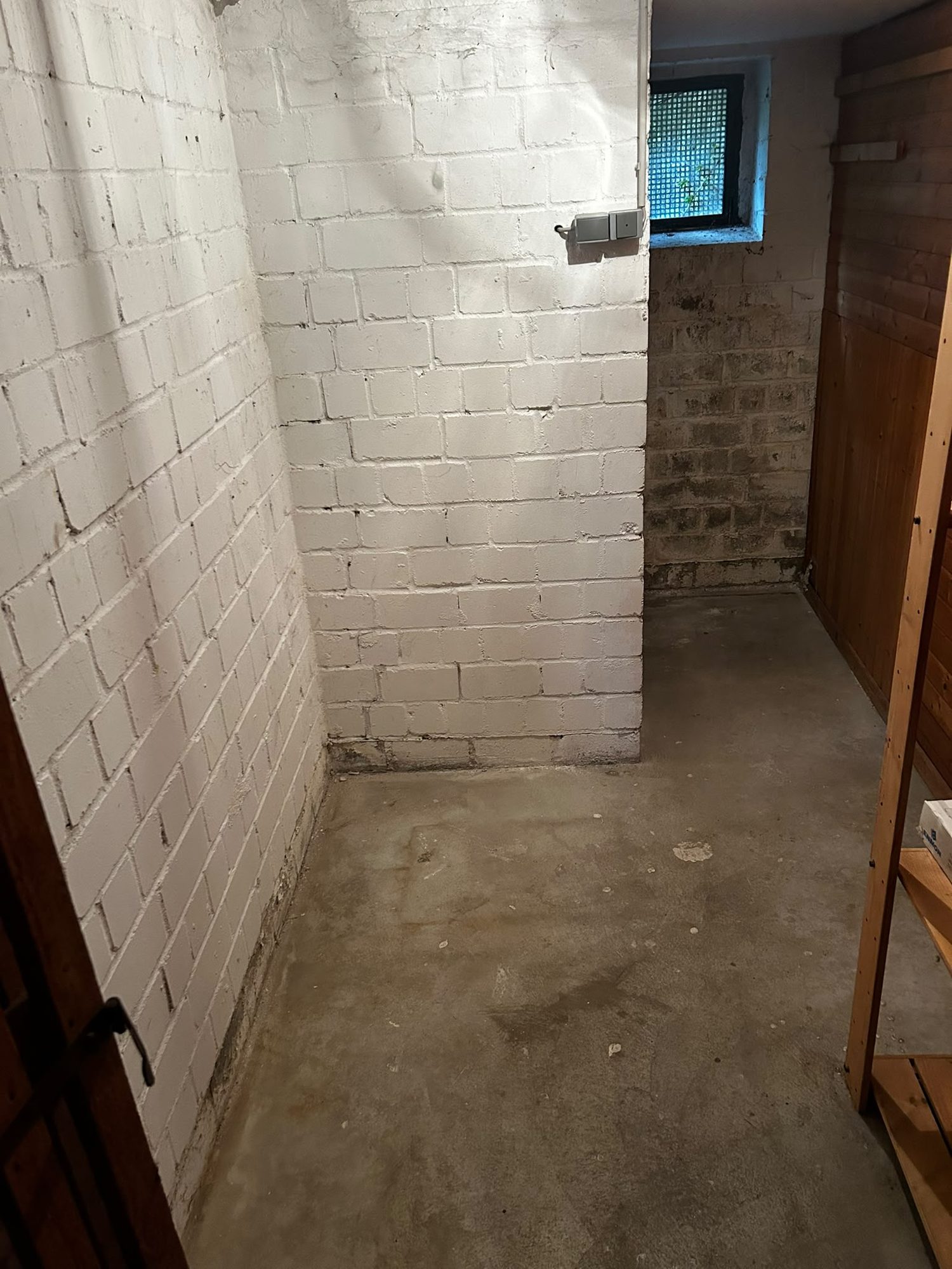 Wohnung in Düsseldorf-Hellerhof nach der Entrümpelung, besenrein übergeben (Bild 8)