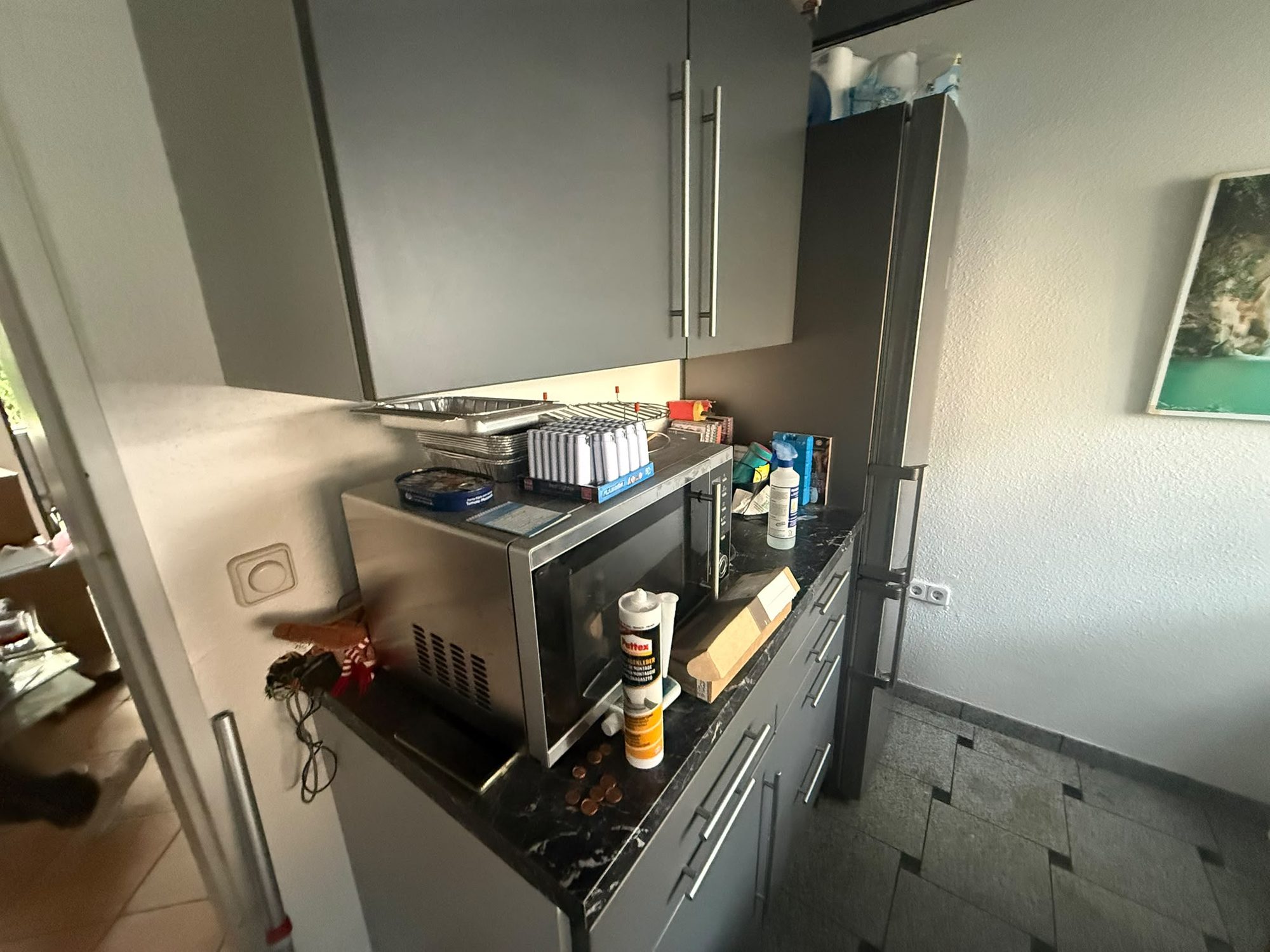 Wohnung in Düsseldorf-Hellerhof vor der Entrümpelung (Bild 1)