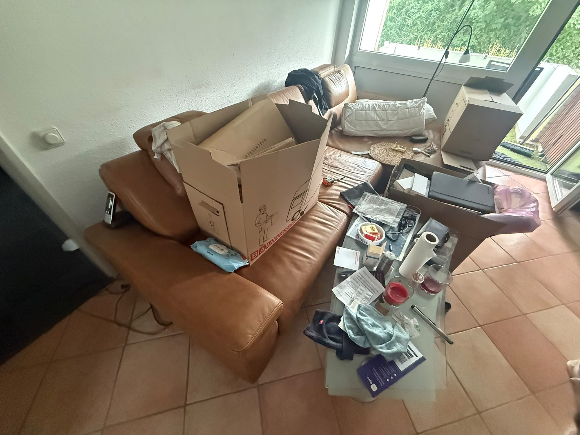 Wohnung in Düsseldorf-Hellerhof vor der Entrümpelung (Bild 2)