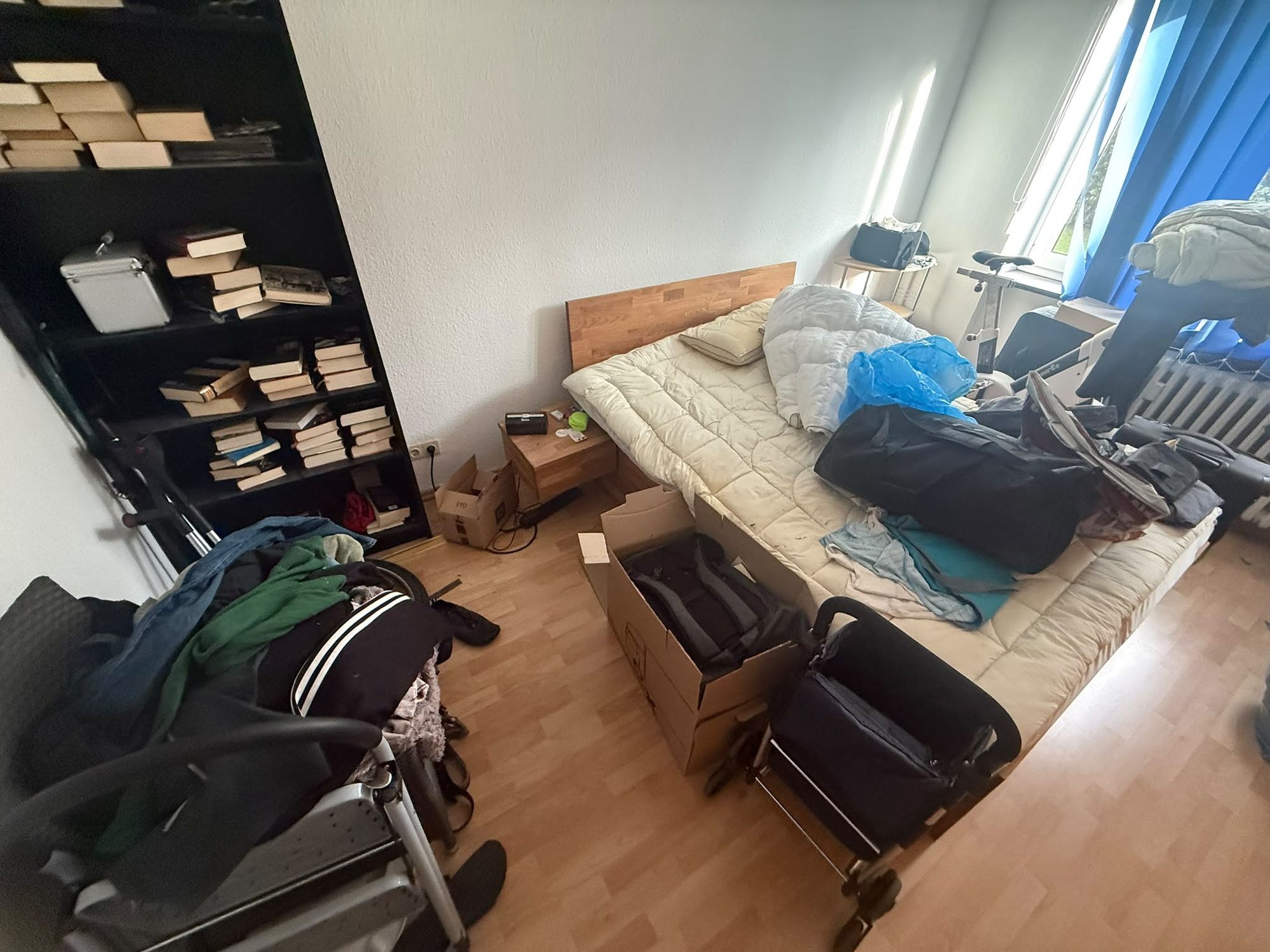 Wohnung in Düsseldorf-Hellerhof vor der Entrümpelung (Bild 4)