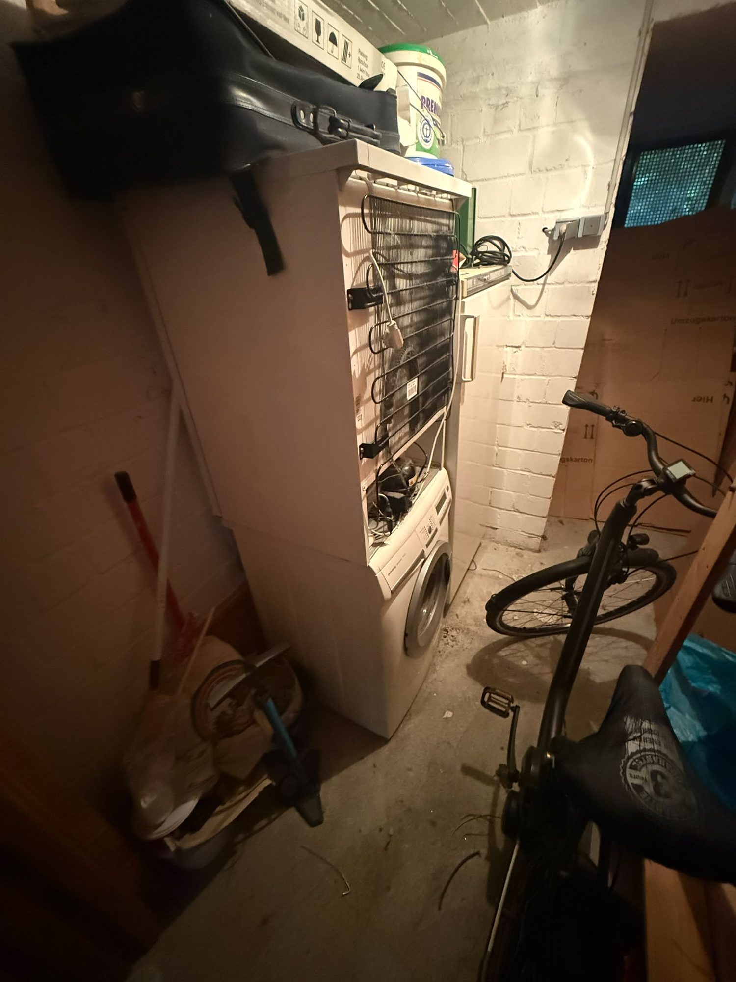 Wohnung in Düsseldorf-Hellerhof vor der Entrümpelung (Bild 5)