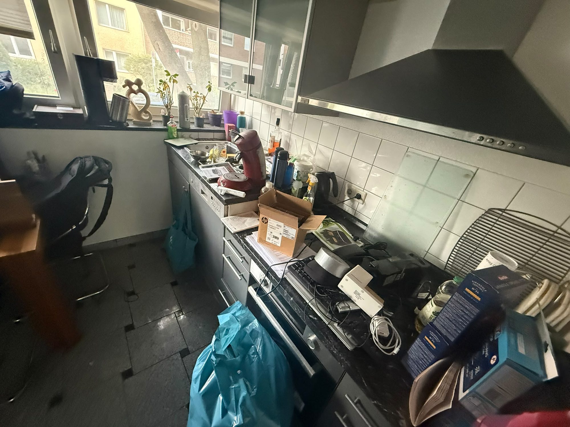 Wohnung in Düsseldorf-Hellerhof vor der Entrümpelung (Bild 8)