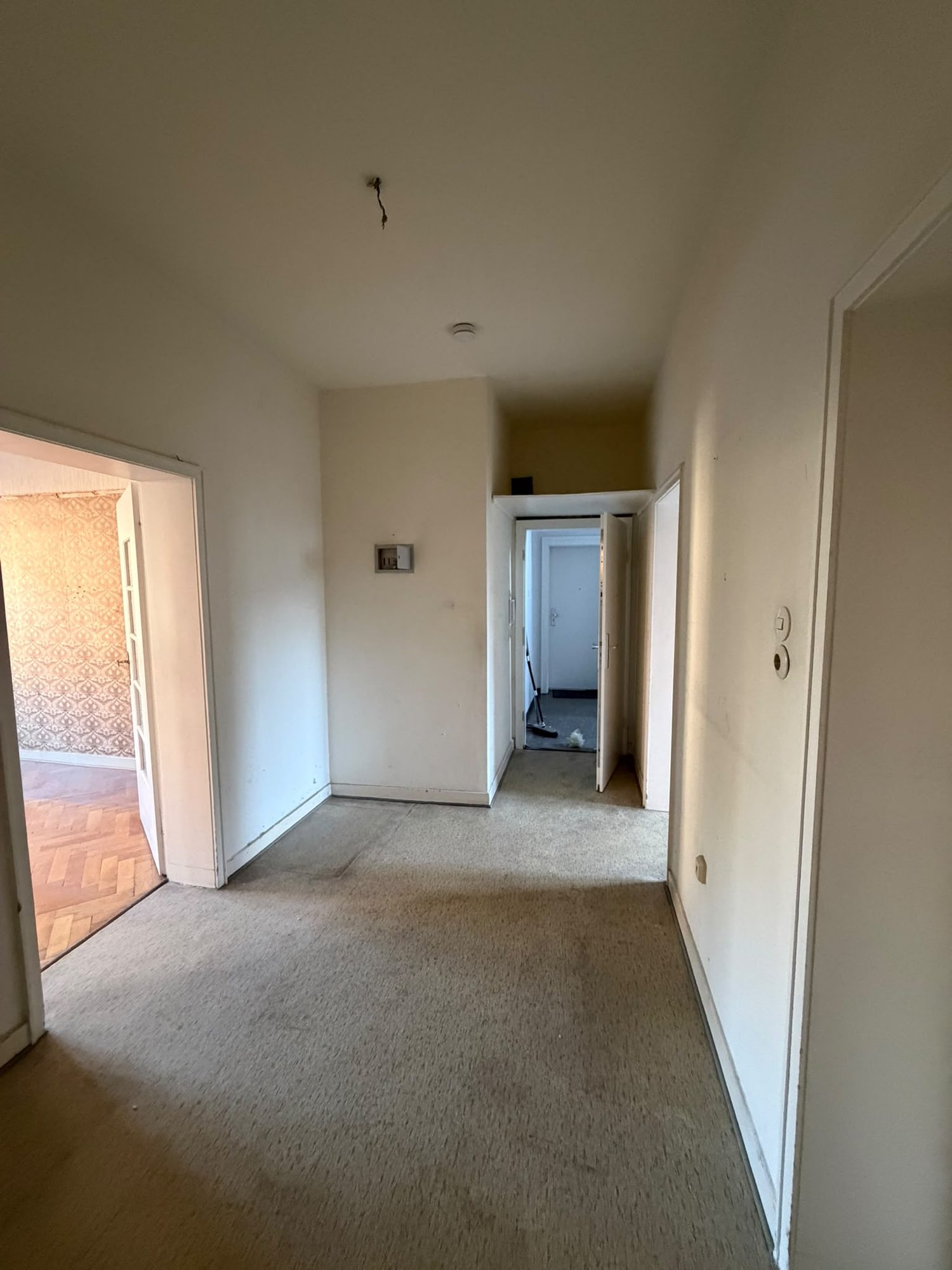 Wohnung in Düsseldorf-Kalkum nach der Entrümpelung, besenrein übergeben (Bild 3)