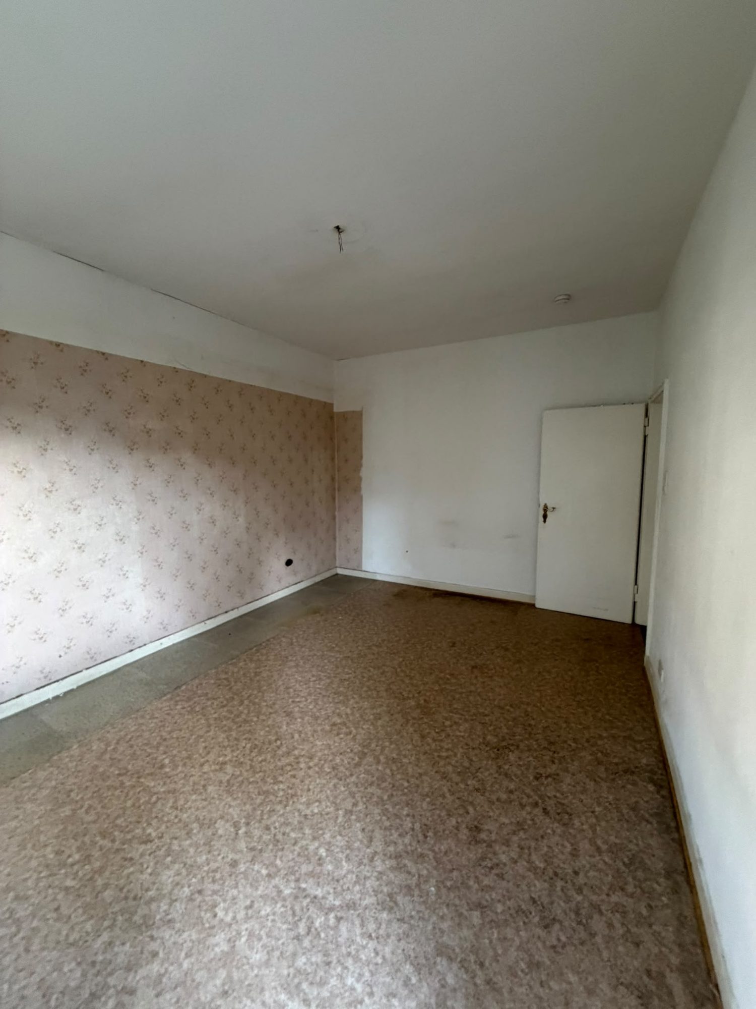Wohnung in Düsseldorf-Kalkum nach der Entrümpelung, besenrein übergeben (Bild 4)