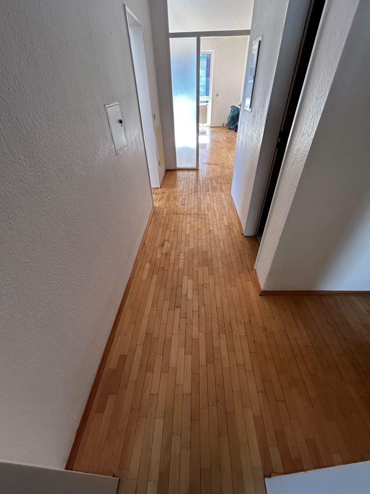 Wohnung in Düsseldorf-Rath nach der Entrümpelung, besenrein übergeben (Bild 11)