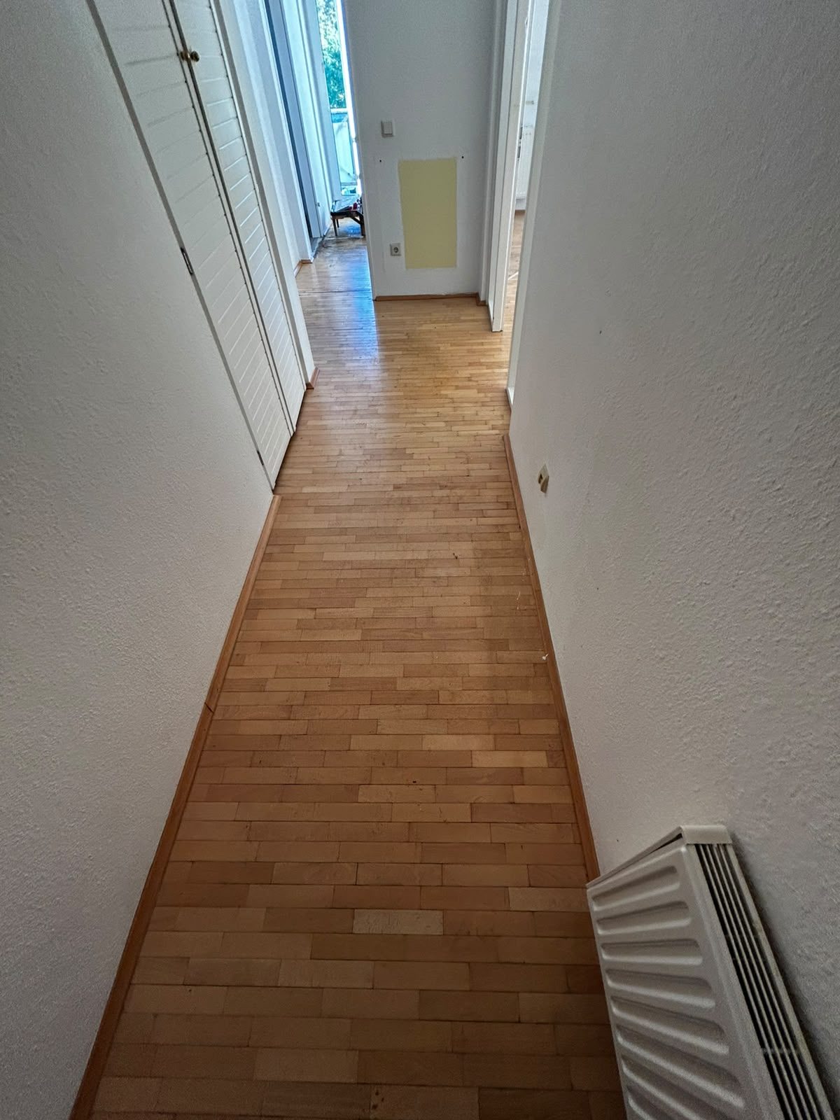 Wohnung in Düsseldorf-Rath nach der Entrümpelung, besenrein übergeben (Bild 6)