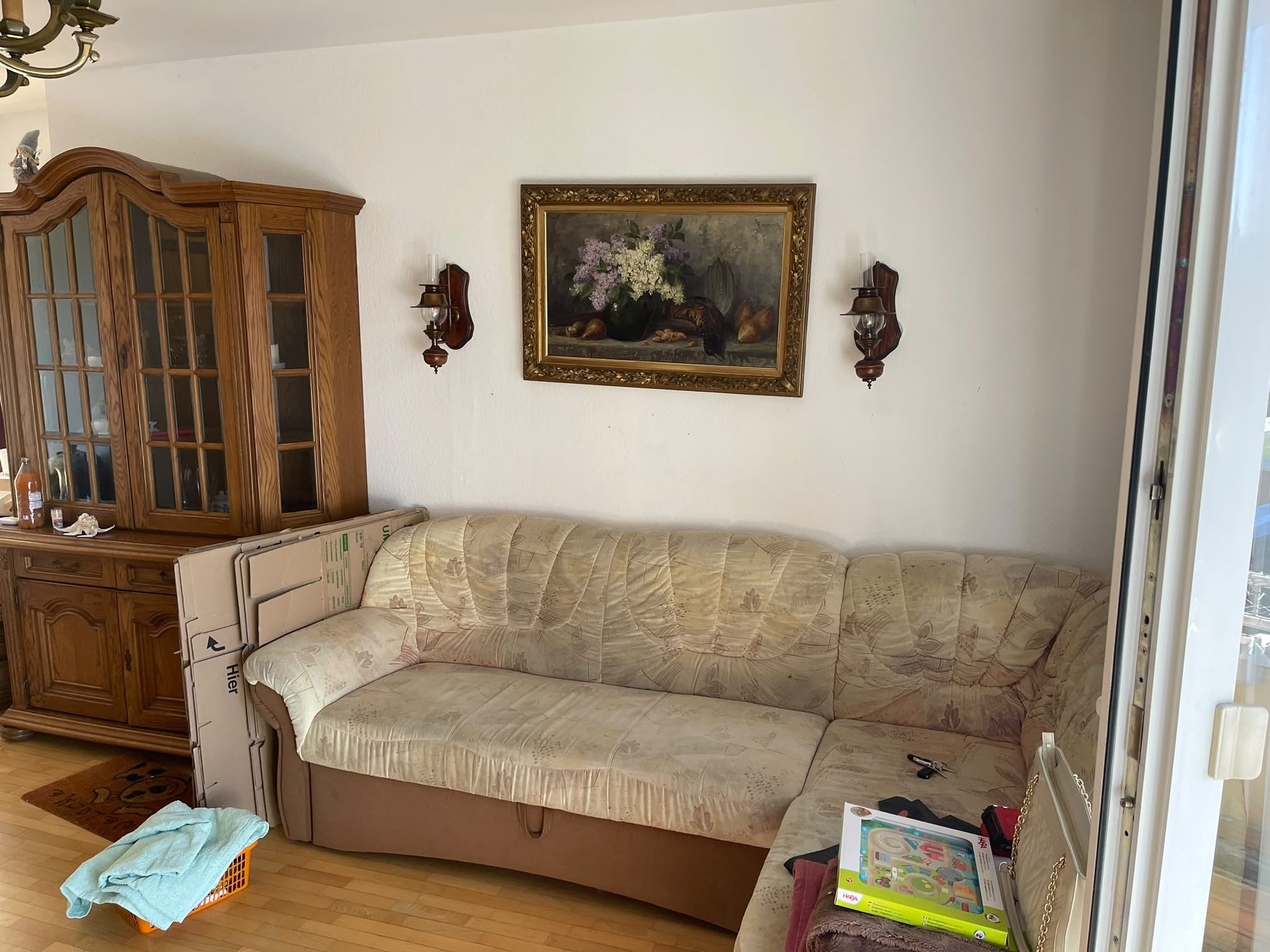 Wohnung in Düsseldorf-Rath vor der Entrümpelung (Bild 2)