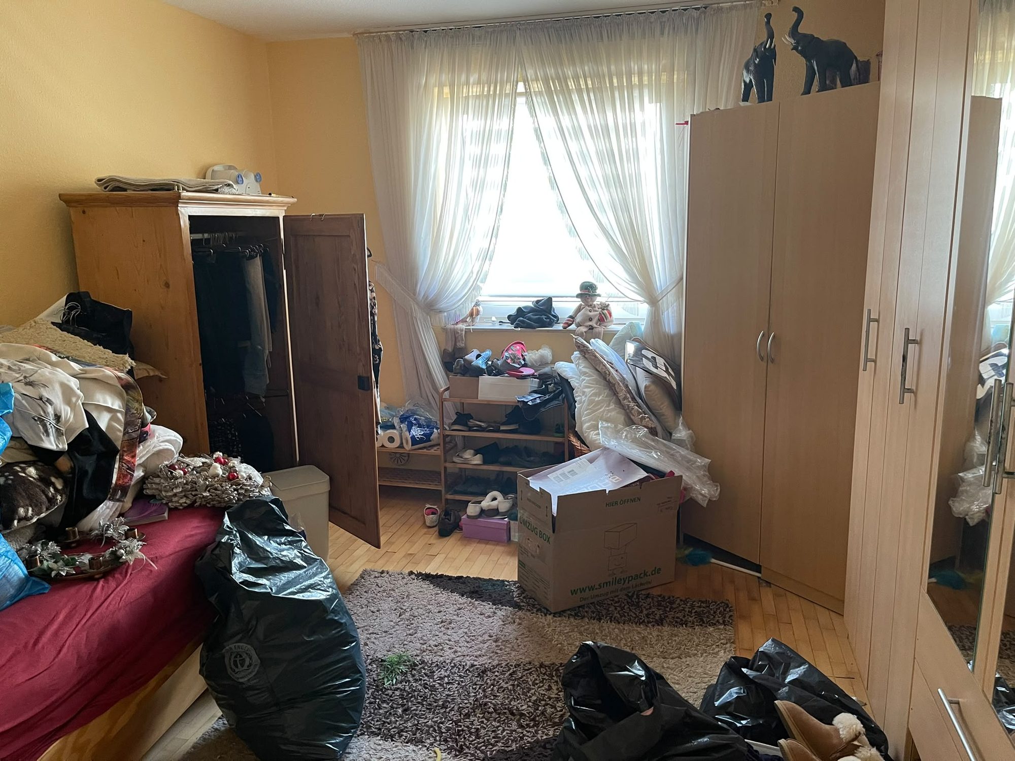 Wohnung in Düsseldorf-Rath vor der Entrümpelung (Bild 6)