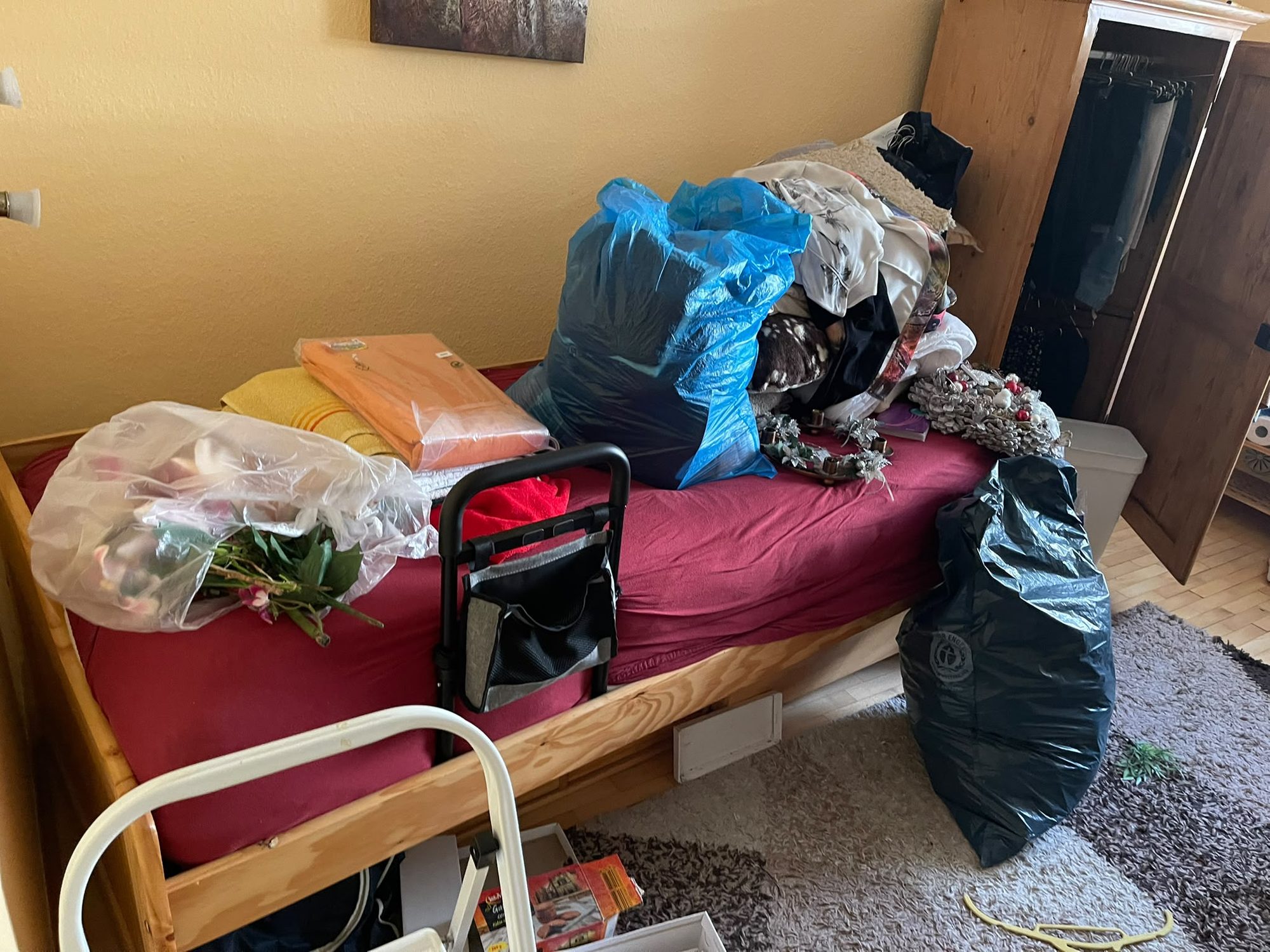 Wohnung in Düsseldorf-Rath vor der Entrümpelung (Bild 8)