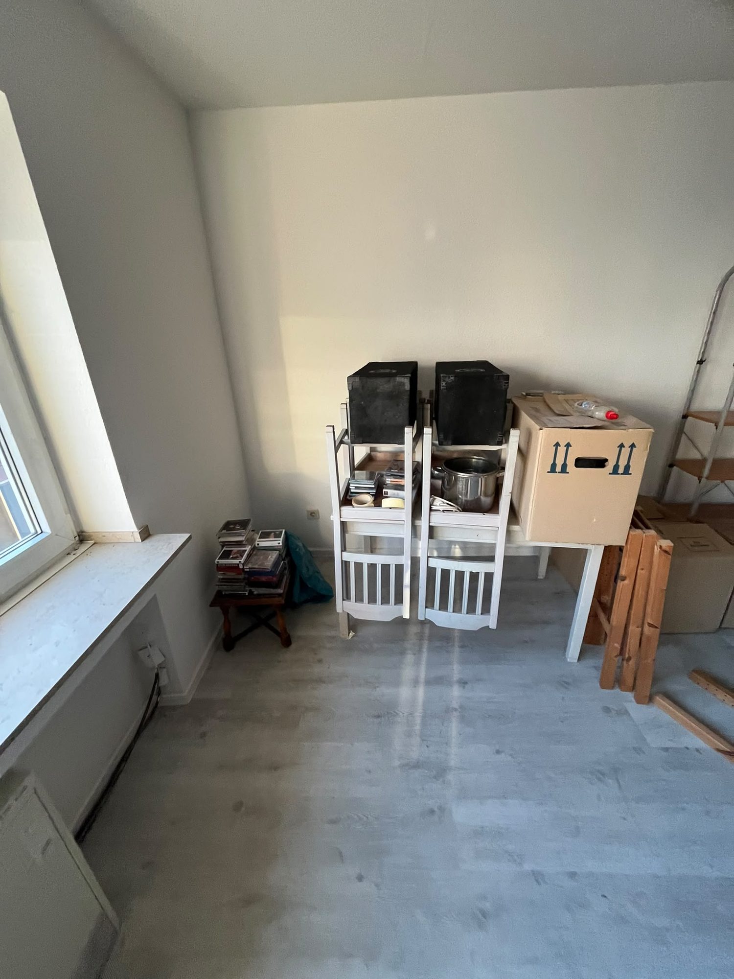 Wohnung in Köln vor der Entrümpelung (Bild 1)