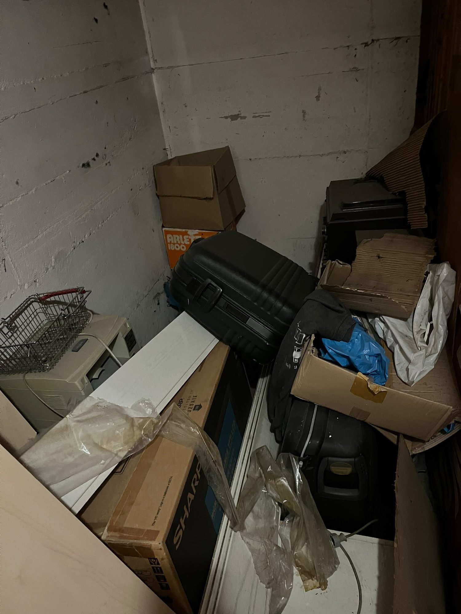 Wohnung in Köln vor der Entrümpelung (Bild 9)