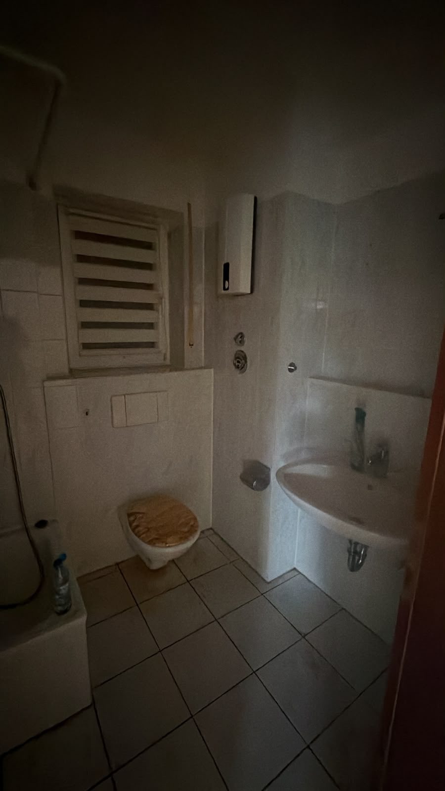 Wohnung in Neuss-Reuschenberg nach der Entrümpelung, besenrein übergeben (Bild 5)
