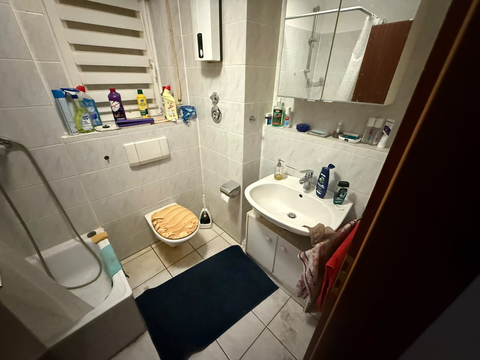 Wohnung in Neuss-Reuschenberg vor der Entrümpelung (Bild 5)