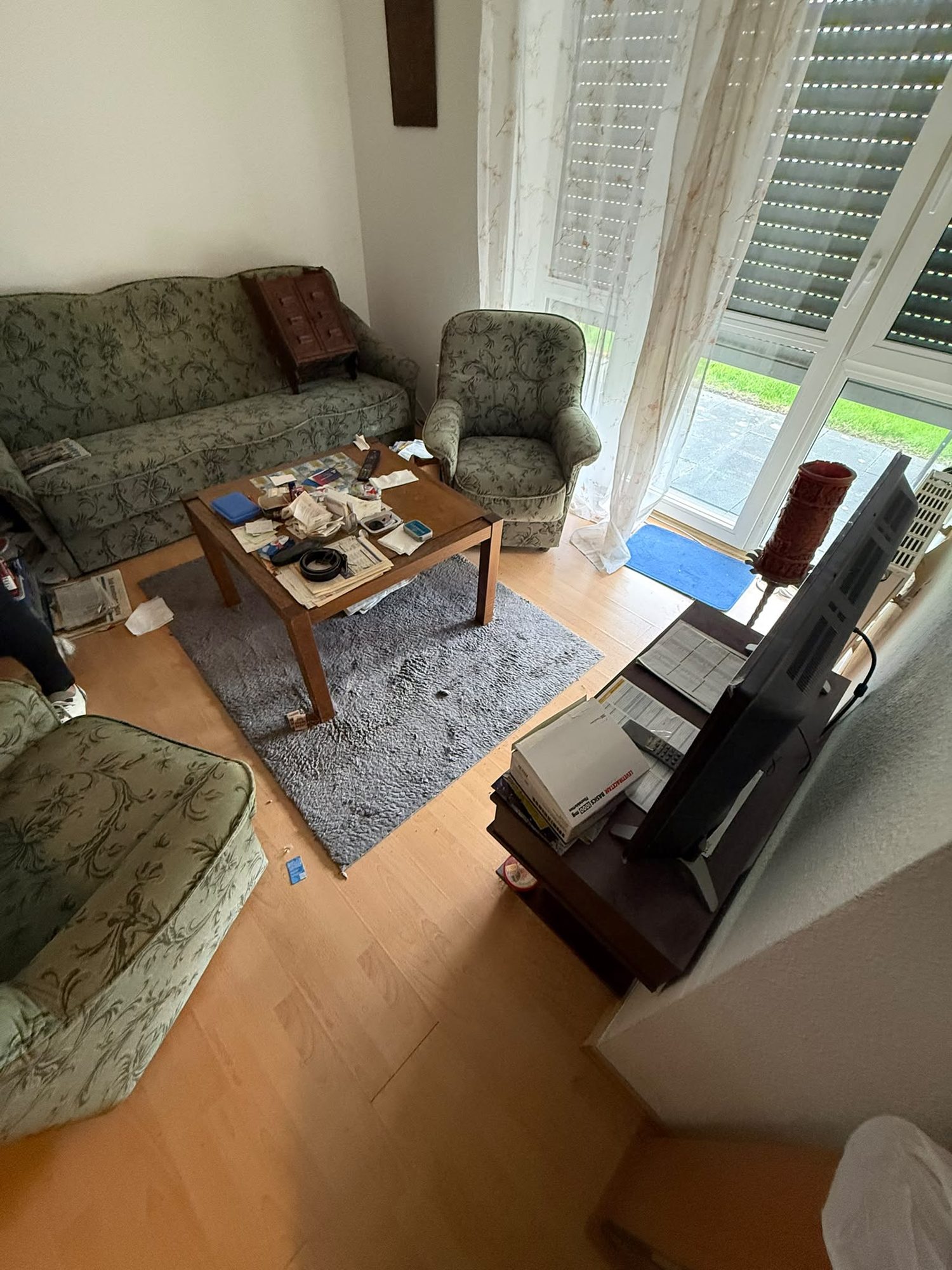 Wohnung in Neuss-Reuschenberg vor der Entrümpelung (Bild 7)